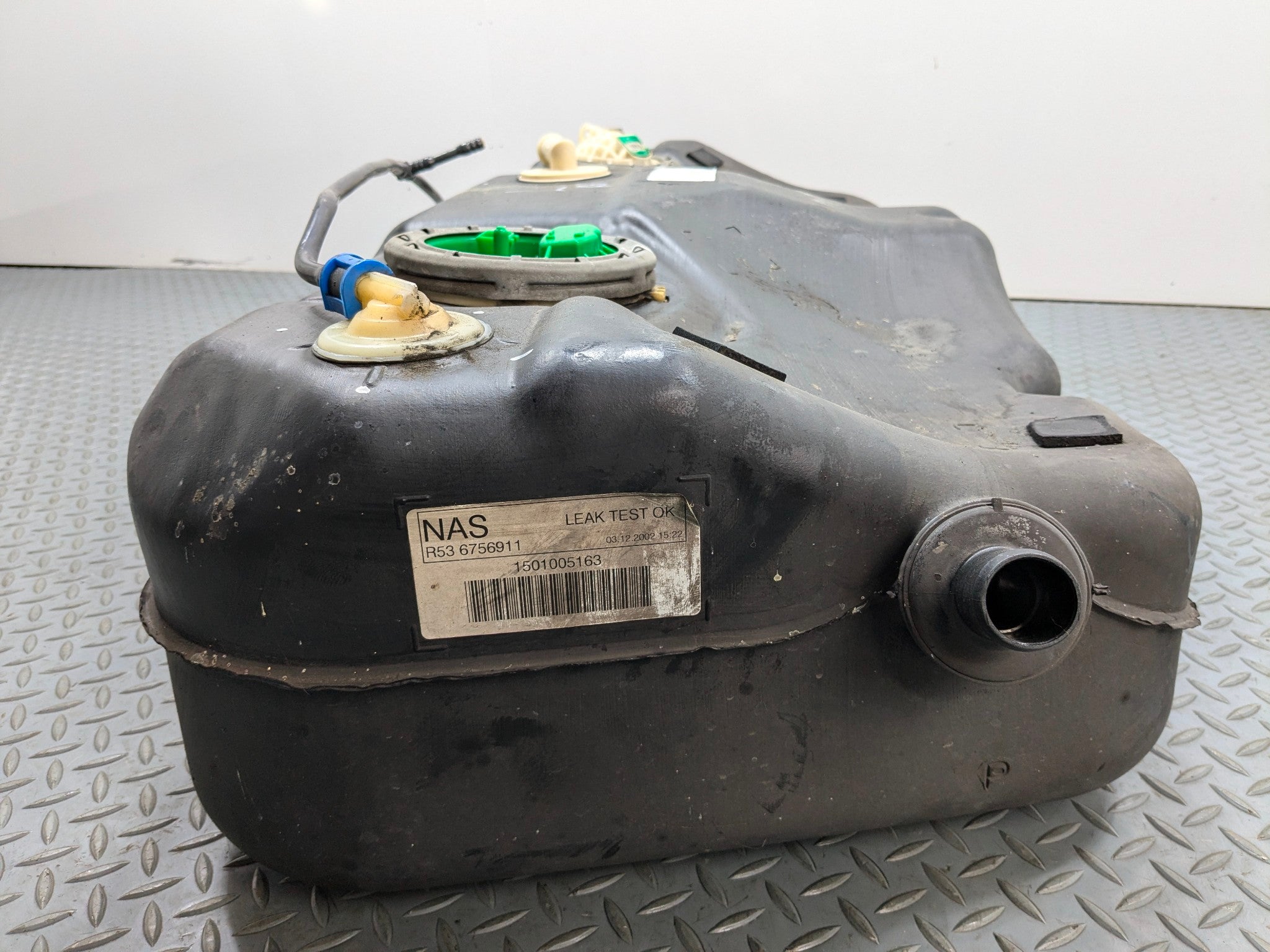 2002 - 2004 OEM MINI COOPER GAS FUEL TANK RESERVOIR ASSEMBLY