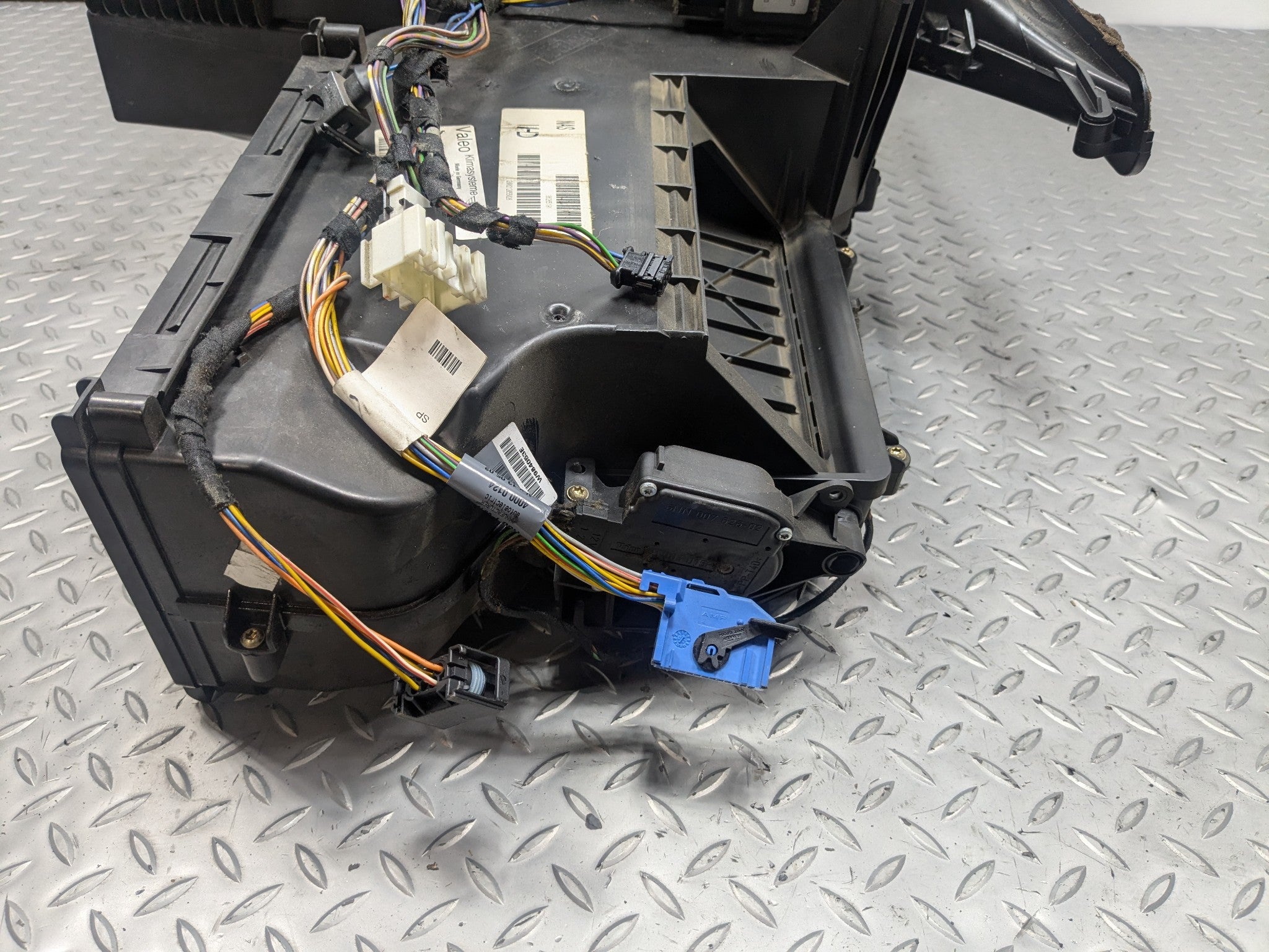 2002 - 2004 OEM MINI COOPER AIR CONDITIONING EVAPORATOR HEATER CORE HOUSING