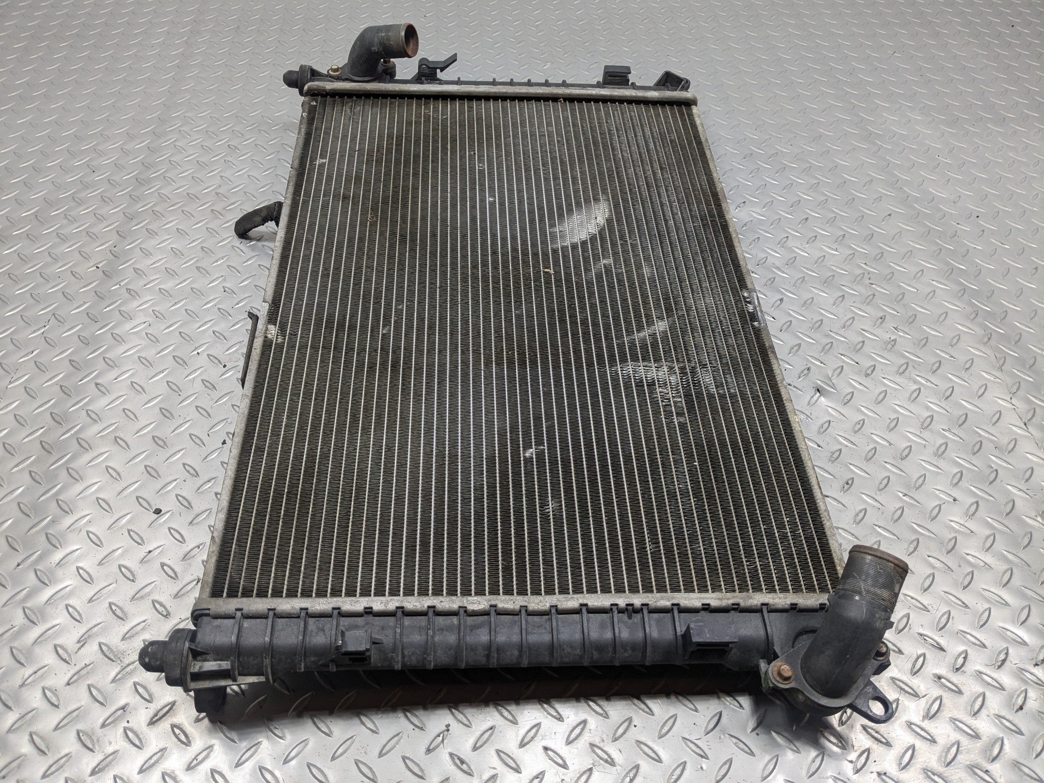 2002 - 2004 OEM MINI COOPER ENGINE COOLING RADIATOR WITH SUPERCHARGED ASSEMBLY