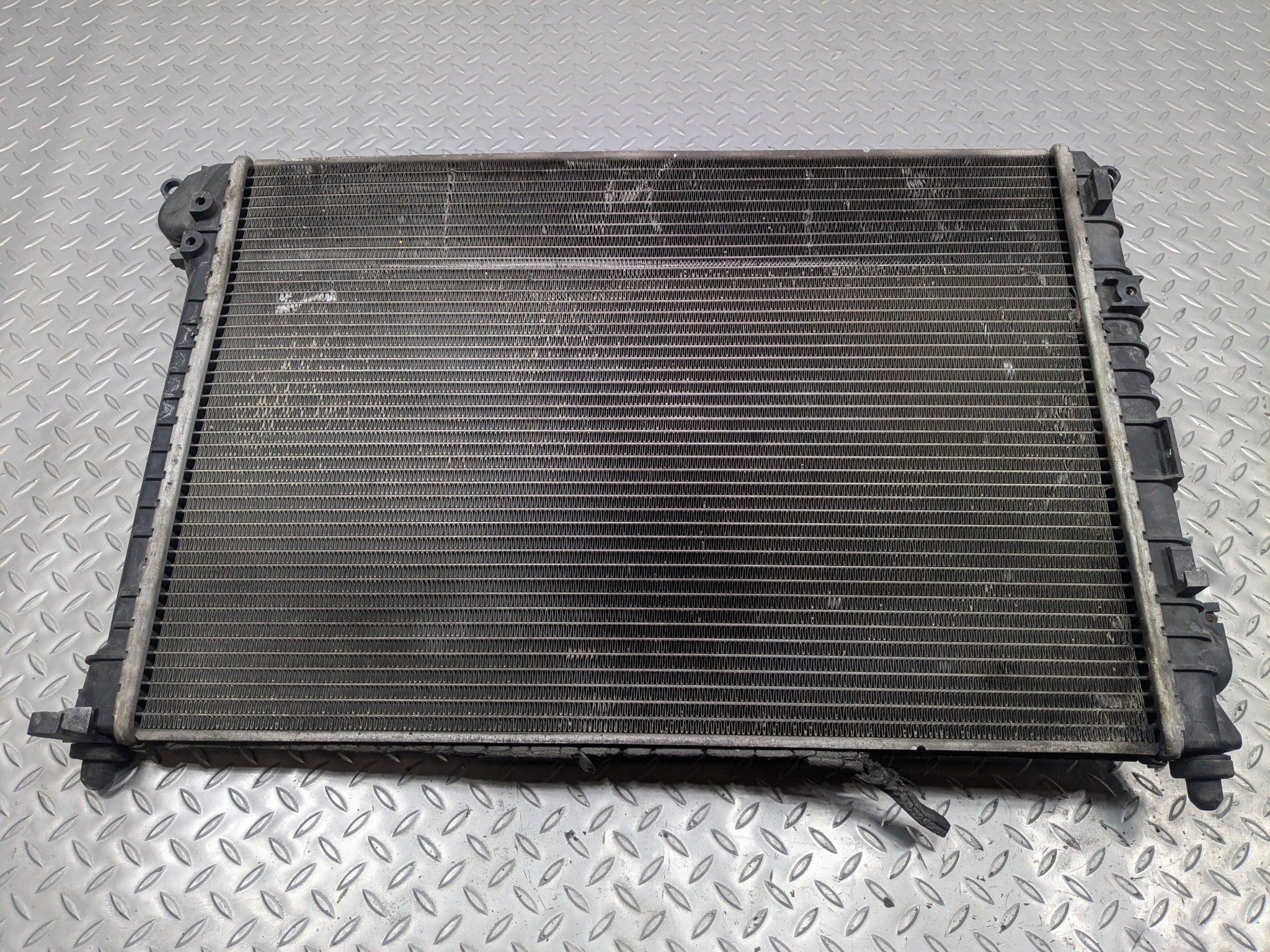 2002 - 2004 OEM MINI COOPER ENGINE COOLING RADIATOR WITH SUPERCHARGED ASSEMBLY