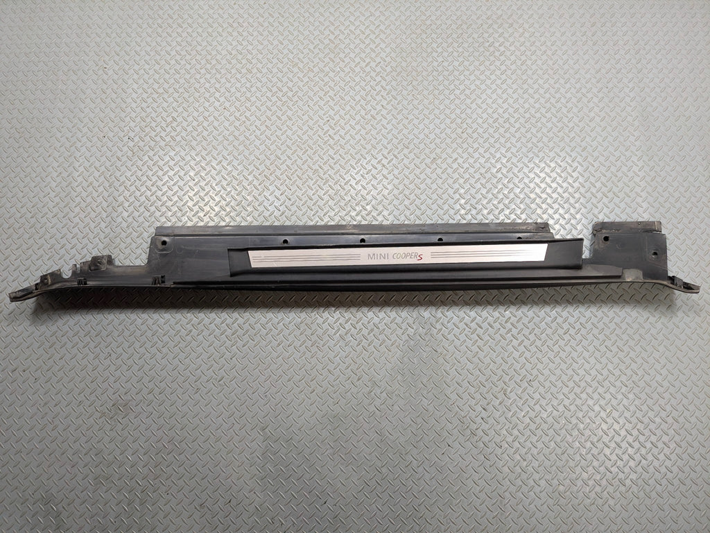 02 - 04 OEM MINI COOPER RIGHT PASSENGER SIDE ROCKER PANEL TRIM SKIRT MOULDING