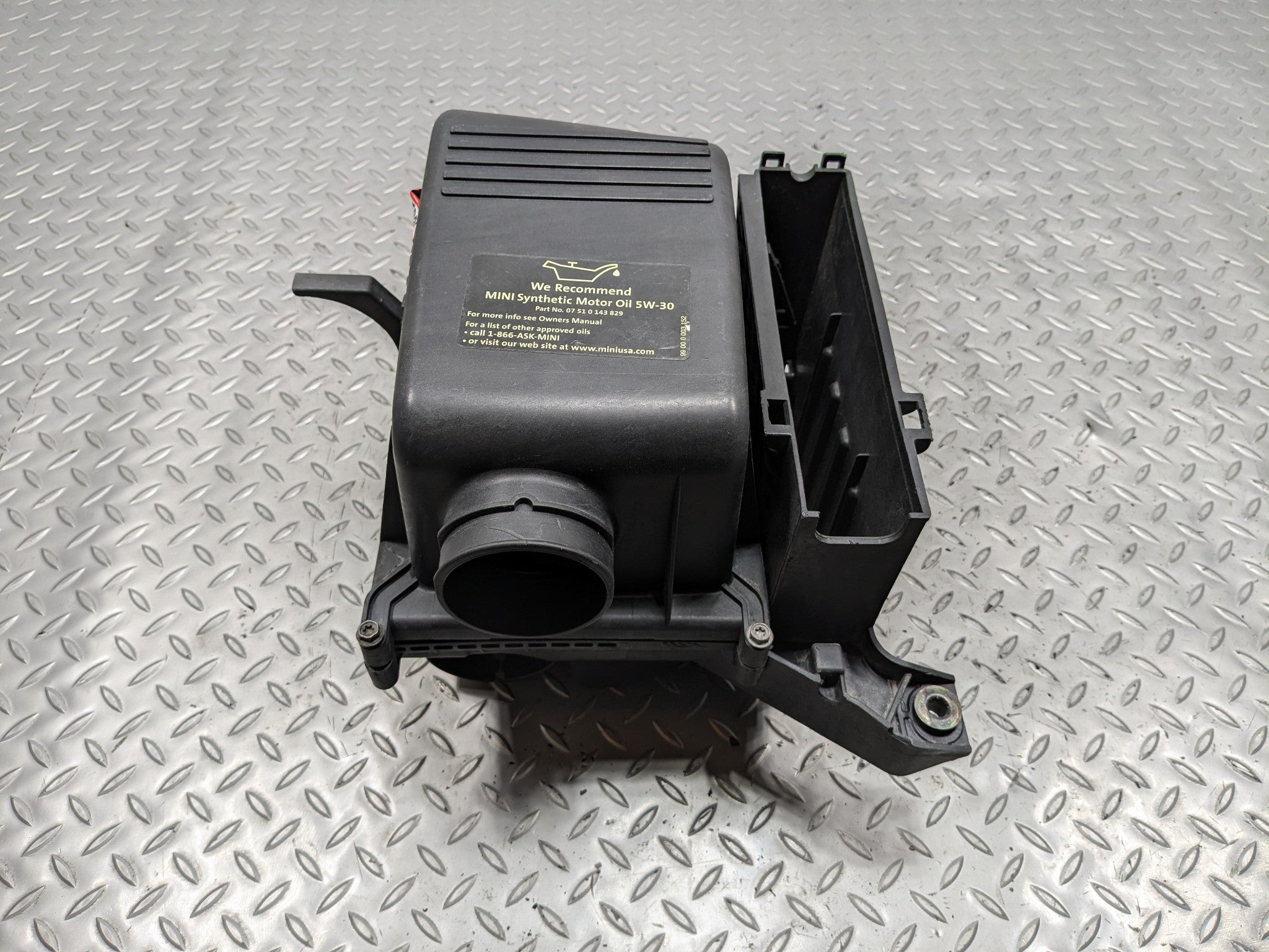 2002 - 2004 OEM MINI COOPER AIR CLEANER INTAKE HOUSING FILTER BOX ASSEMBLY 1.6L