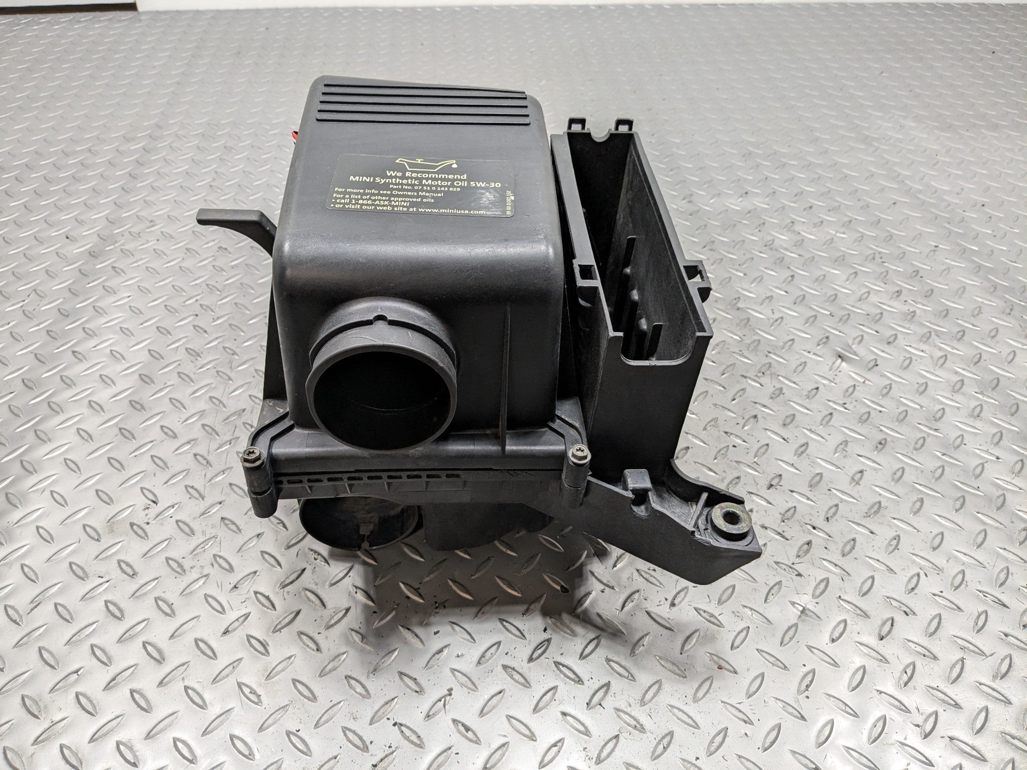 2002 - 2004 OEM MINI COOPER AIR CLEANER INTAKE HOUSING FILTER BOX ASSEMBLY 1.6L