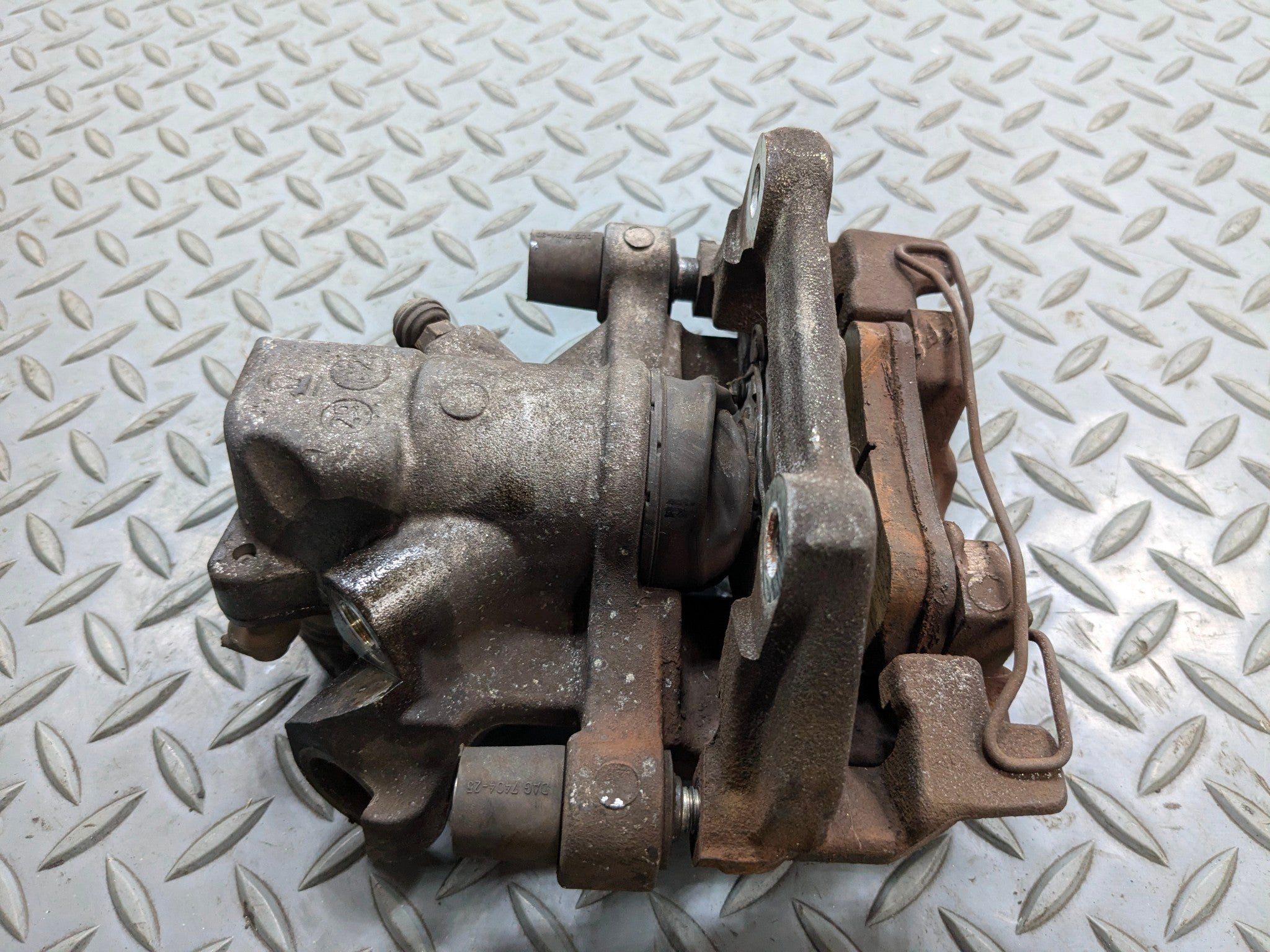 2002 - 2004 OEM MINI COOPER REAR LEFT DRIVER SIDE BRAKE CALIPER THRU 3/03