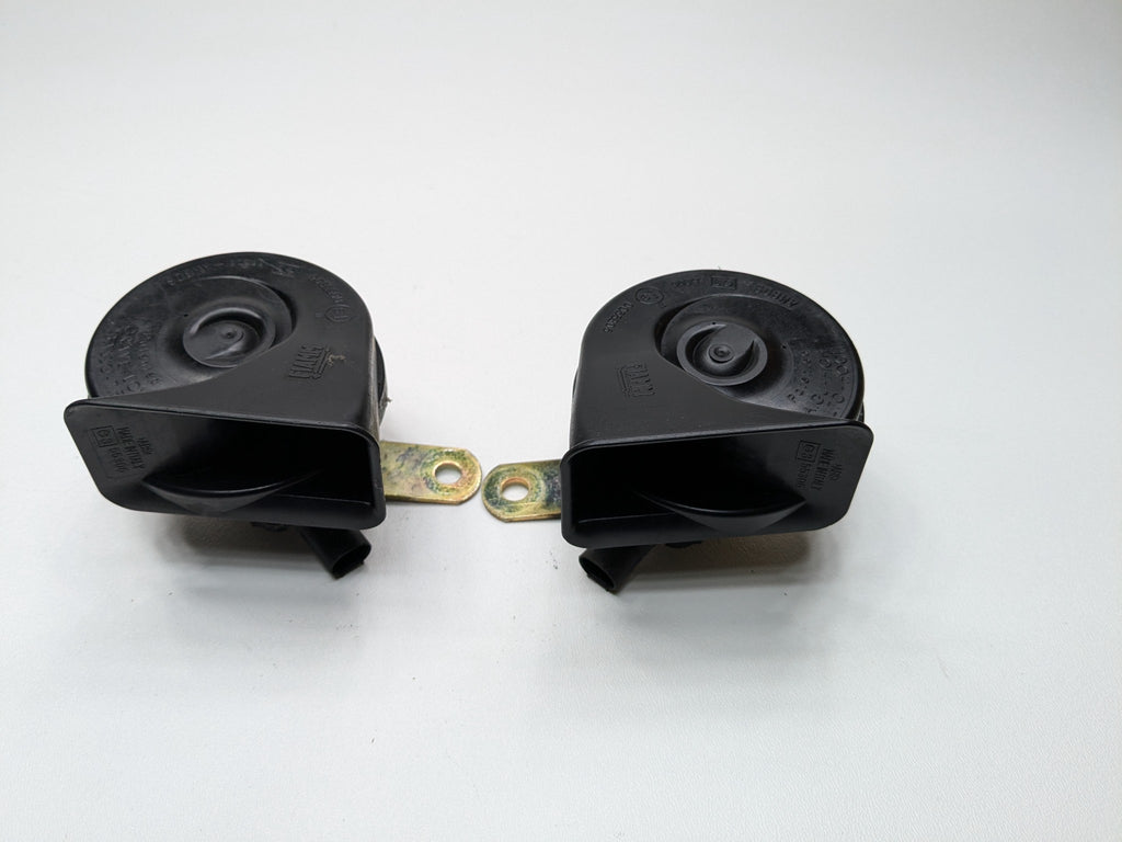 2002 - 2004 OEM MINI COOPER FRONT HIGH LOW TONE FREQUENCY PITCH SIGNAL HORN SET