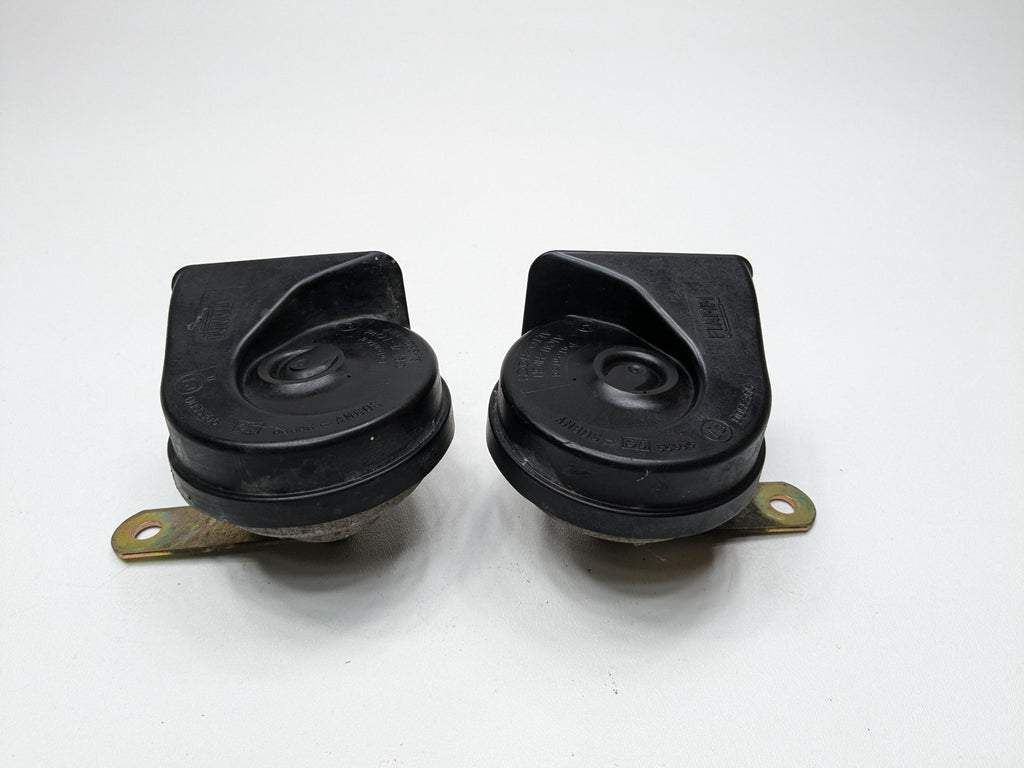 2002 - 2004 OEM MINI COOPER FRONT HIGH LOW TONE FREQUENCY PITCH SIGNAL HORN SET