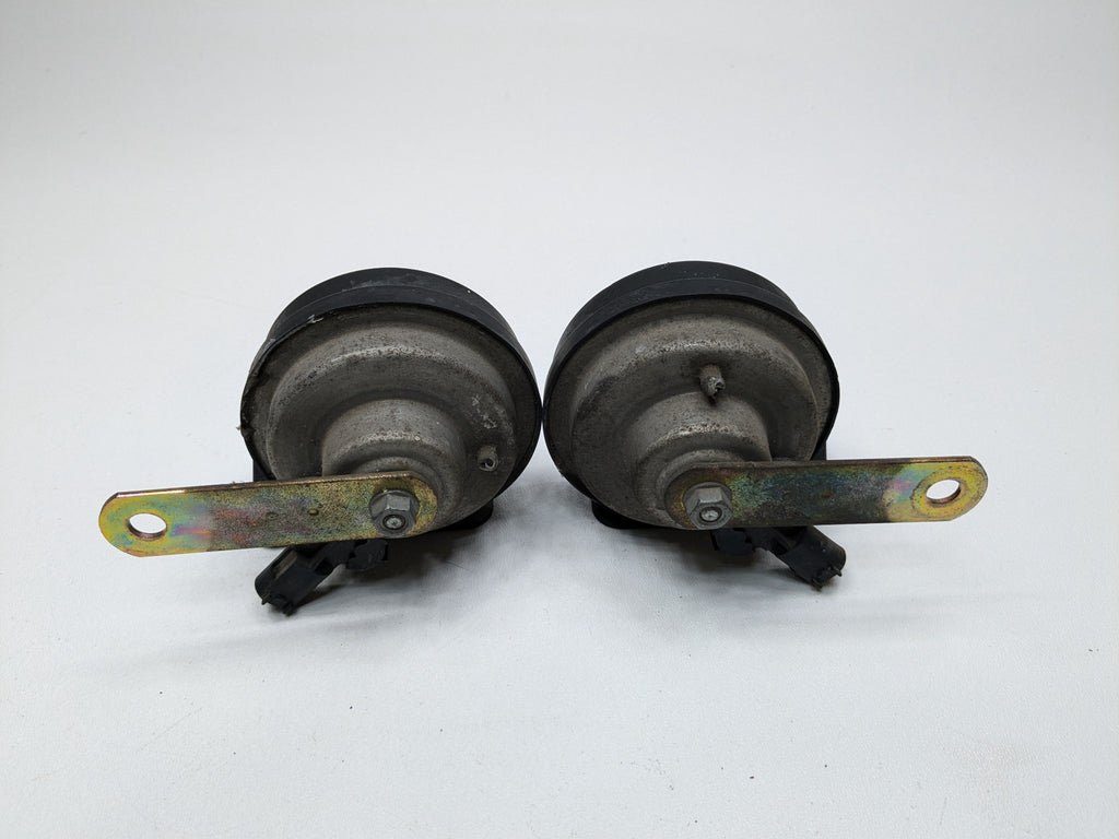 2002 - 2004 OEM MINI COOPER FRONT HIGH LOW TONE FREQUENCY PITCH SIGNAL HORN SET