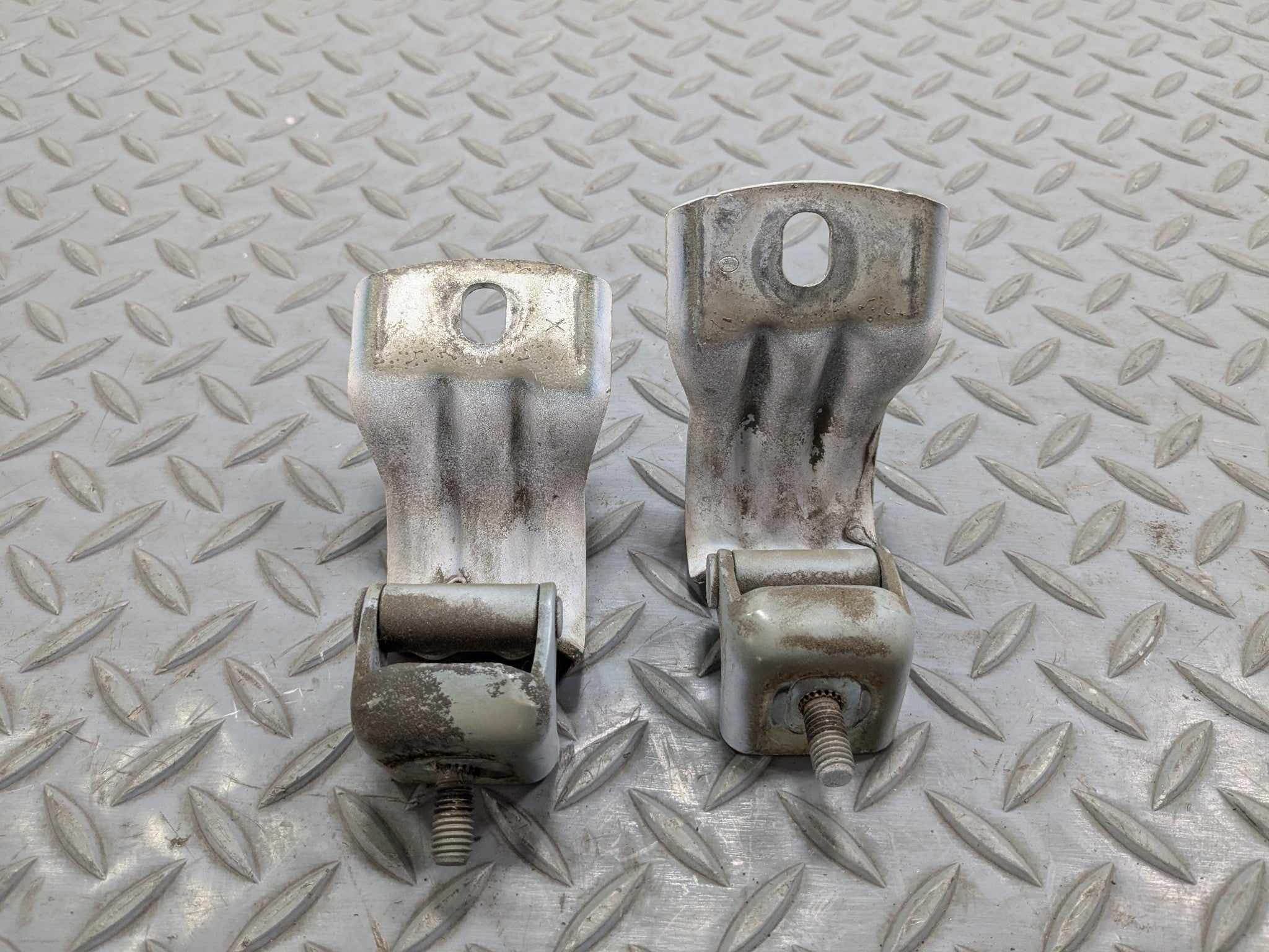 2002 - 2004 OEM MINI COOPER REAR TRUNK LEFT AND RIGHT SIDE TAILGATE HINGE SET