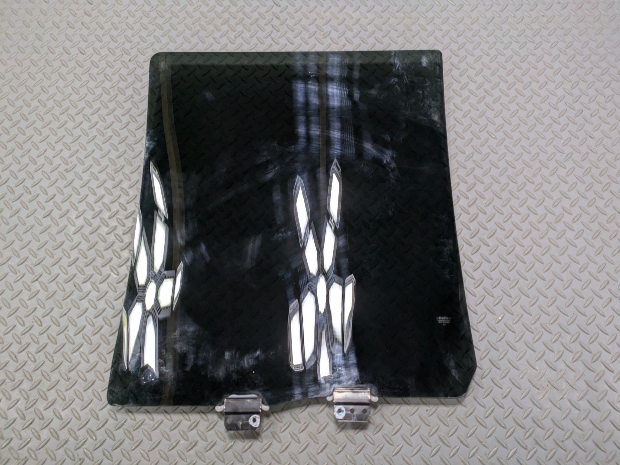03 - 06 OEM LINCOLN NAVIGATOR REAR RIGHT SIDE DOOR WINDOW GLASS WITH PRIVACY TIN