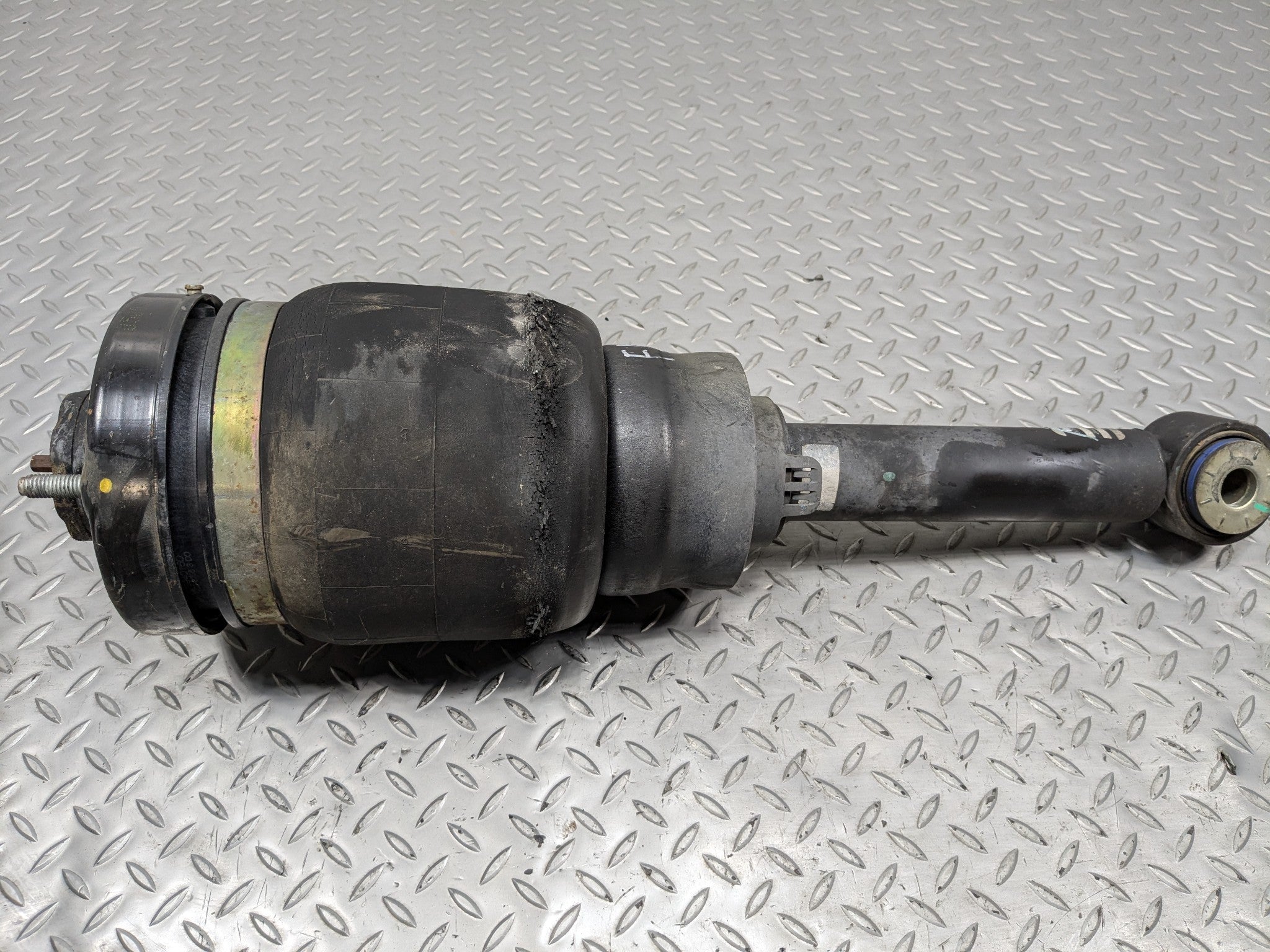 03 - 06 OEM LINCOLN NAVIGATOR FRONT LEFT SIDE AIR LEVELING SHOCK STRUT ASSEMBLY