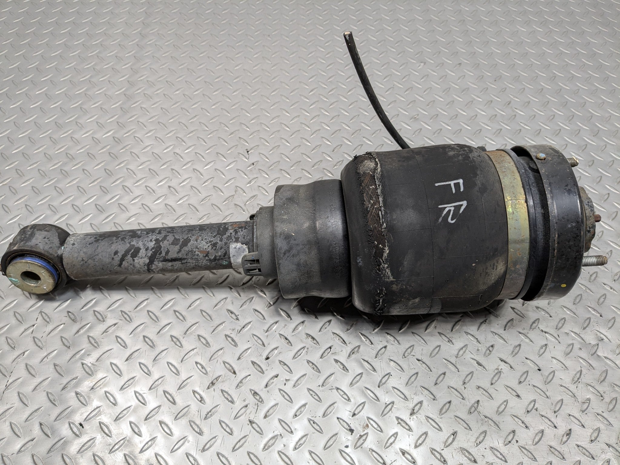 03 - 06 OEM LINCOLN NAVIGATOR FRONT RIGHT SIDE LEVELING AIR SHOCK STRUT ASSEMBLY