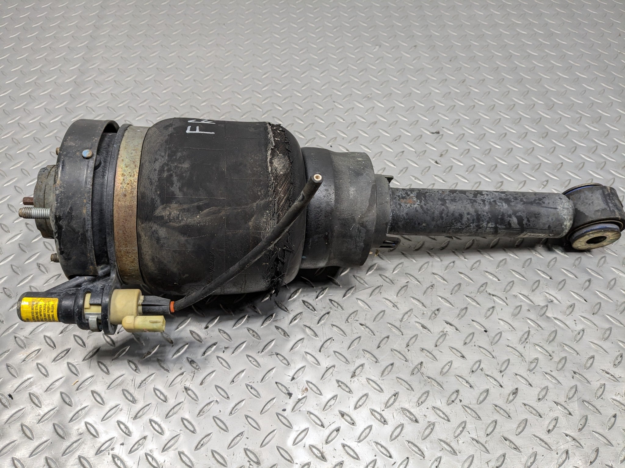 03 - 06 OEM LINCOLN NAVIGATOR FRONT RIGHT SIDE LEVELING AIR SHOCK STRUT ASSEMBLY