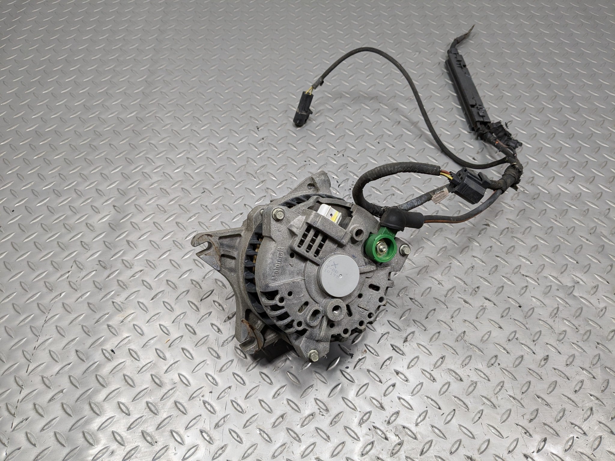 03 - 06 OEM LINCOLN NAVIGATOR POWER GENERATOR ENGINE MOTOR ALTERNATOR ASSEMBLY