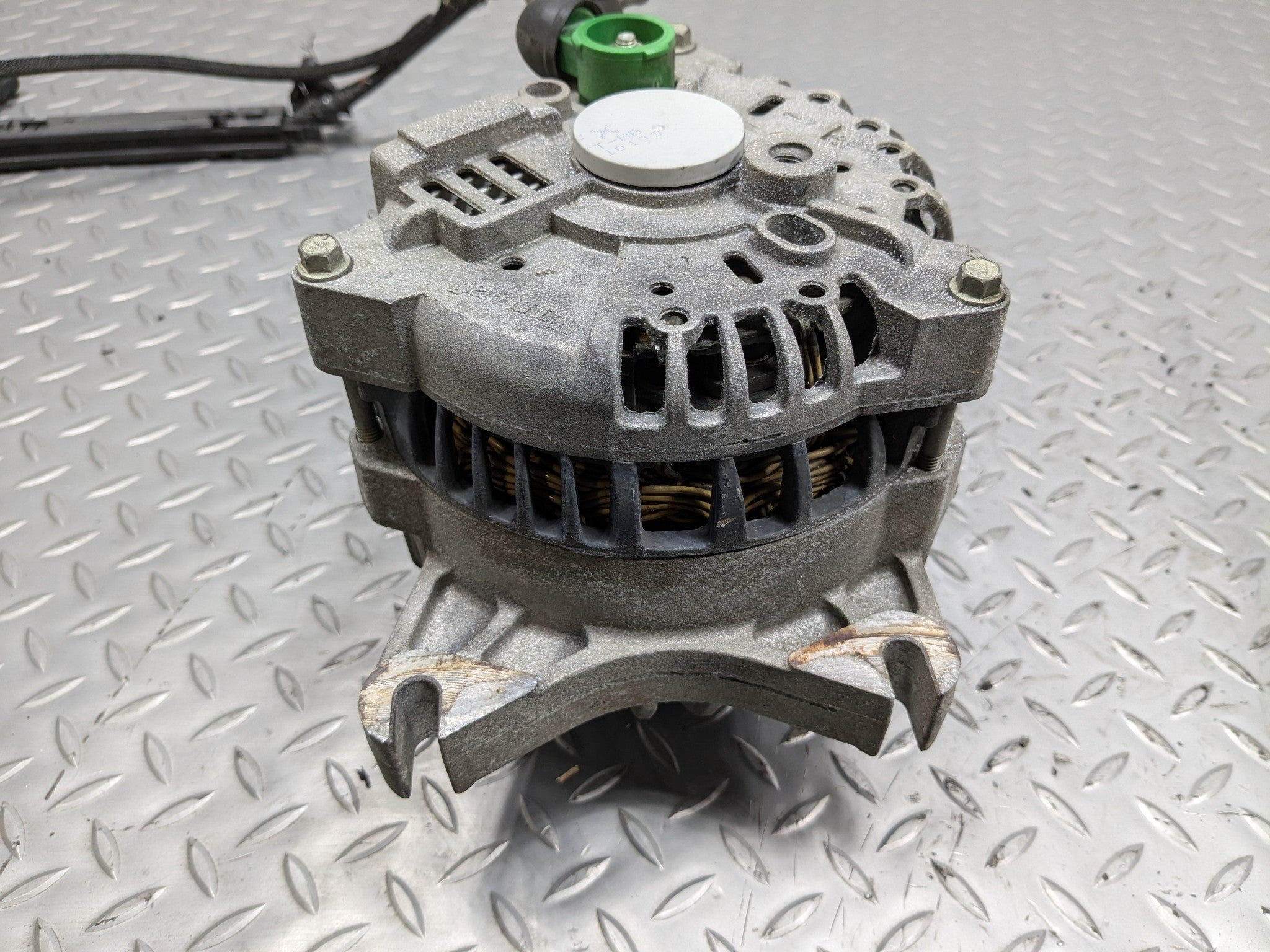 03 - 06 OEM LINCOLN NAVIGATOR POWER GENERATOR ENGINE MOTOR ALTERNATOR ASSEMBLY
