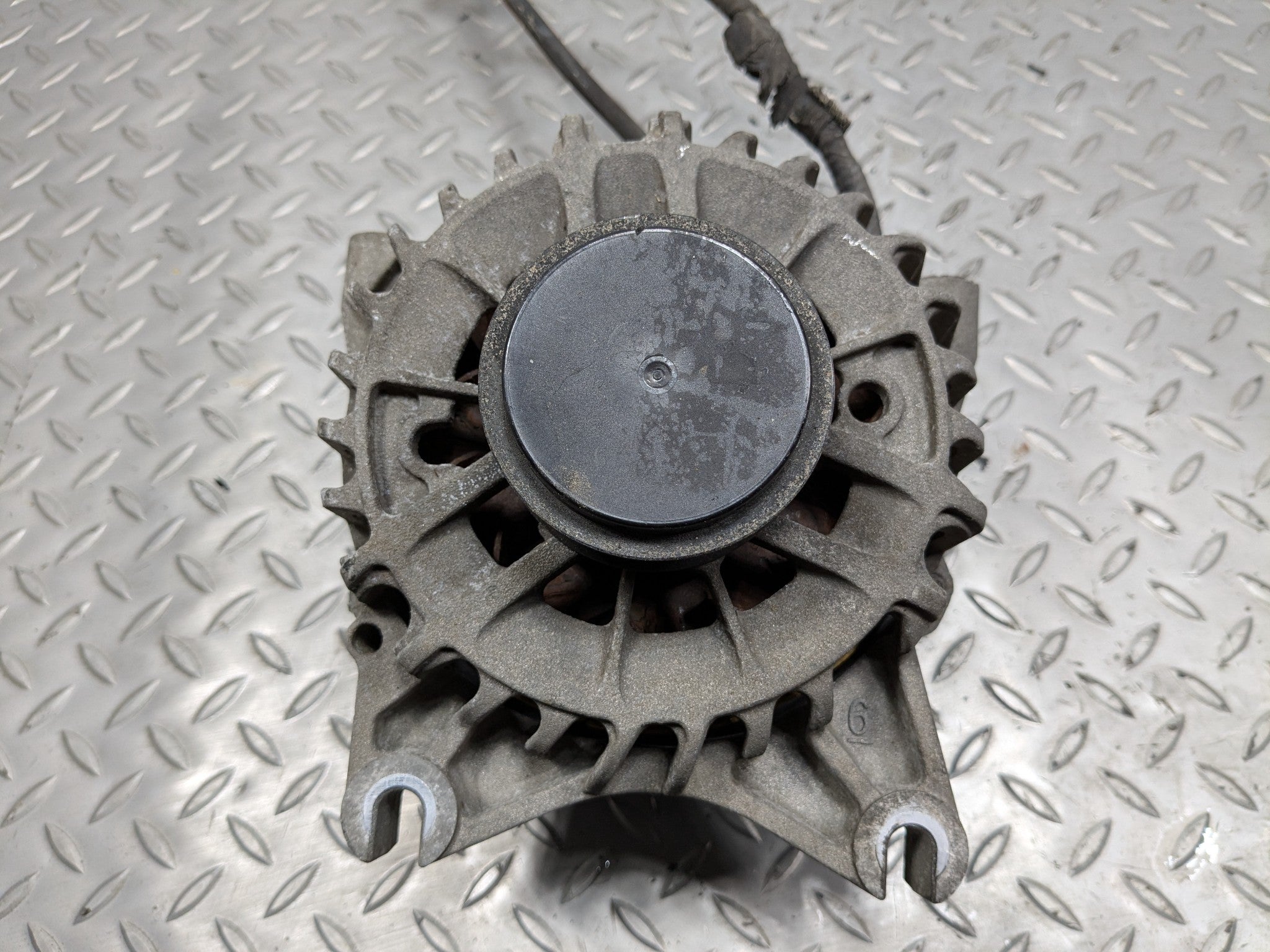 03 - 06 OEM LINCOLN NAVIGATOR POWER GENERATOR ENGINE MOTOR ALTERNATOR ASSEMBLY