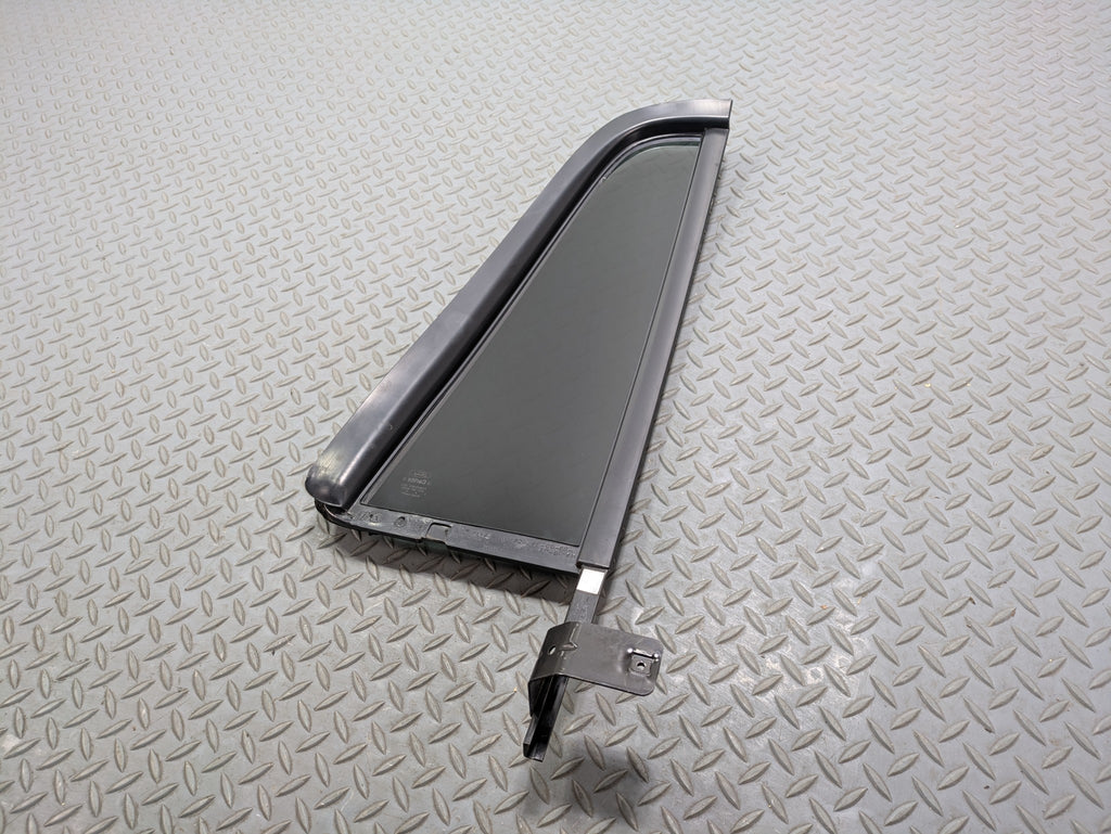 03 - 06 OEM LINCOLN NAVIGATOR REAR LEFT SIDE WINDOW VENT GLASS WITH PRIVACY TINT