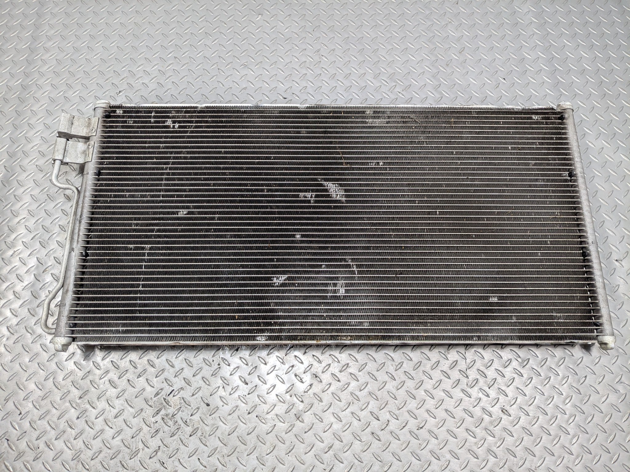 03 - 06 OEM LINCOLN NAVIGATOR AC AIR CONDITIONING CONDENSER RADIATOR ASSEMBLY