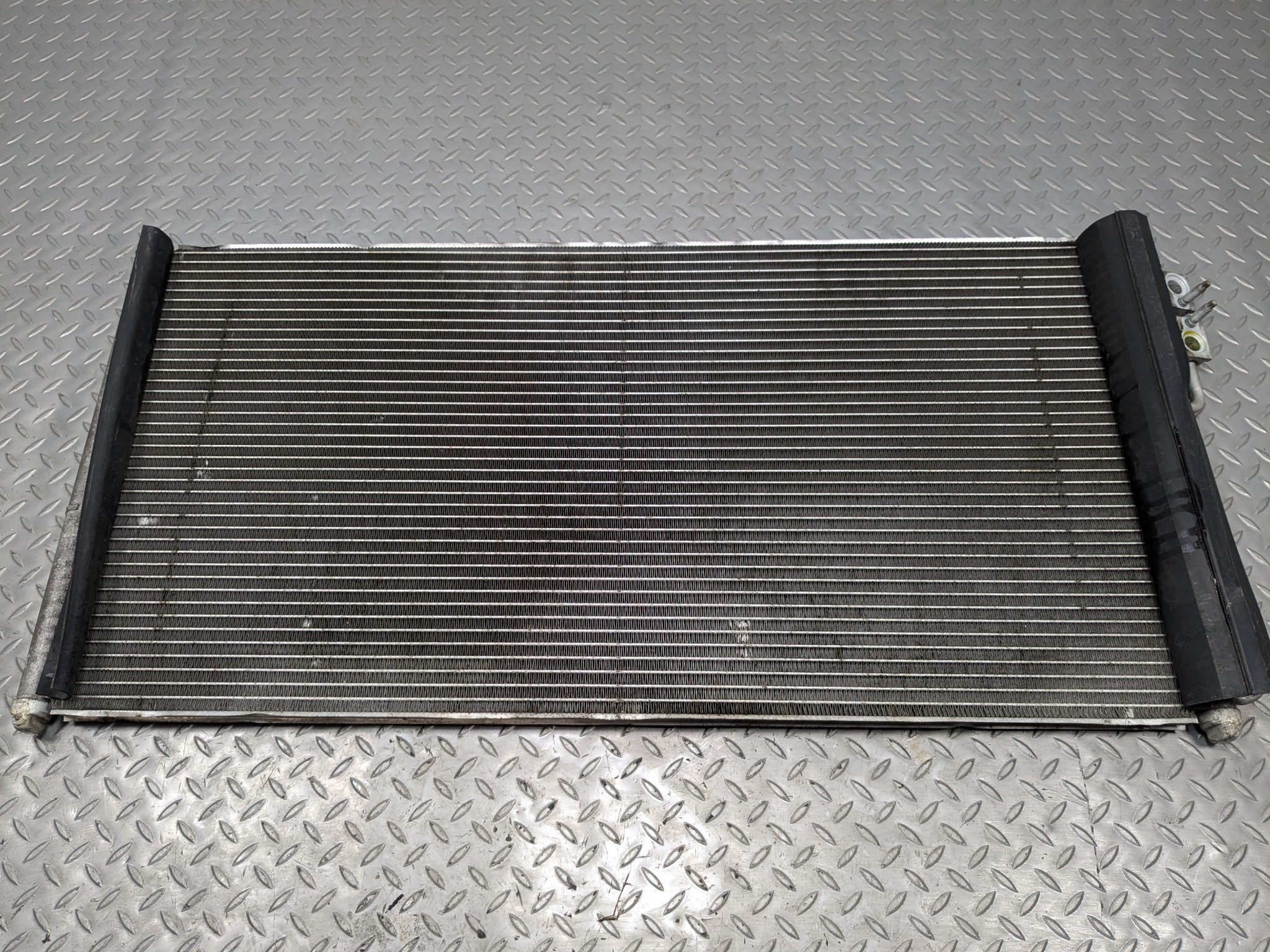03 - 06 OEM LINCOLN NAVIGATOR AC AIR CONDITIONING CONDENSER RADIATOR ASSEMBLY