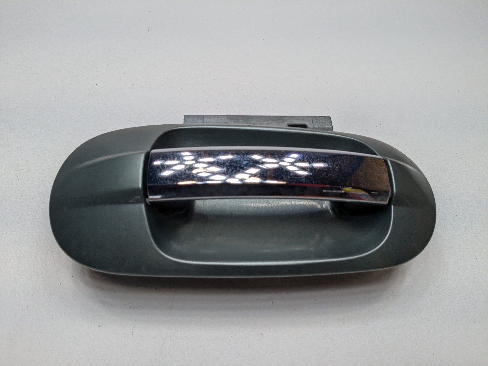 03 - 06 OEM LINCOLN NAVIGATOR FRONT RIGHT PASSENGER SIDE EXTERIOR DOOR HANDLE