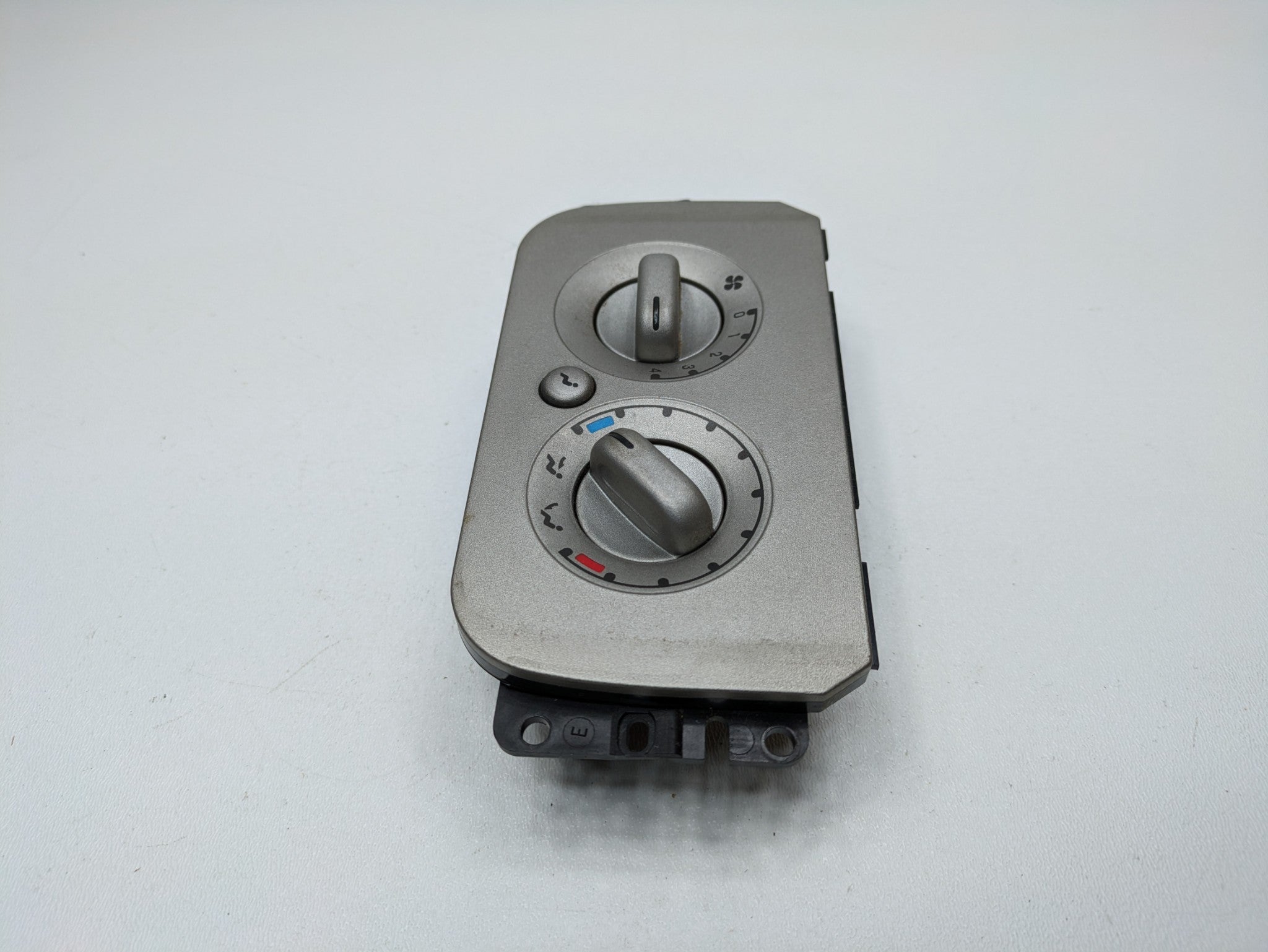 03 - 06 OEM LINCOLN NAVIGATOR REAR AC HEATER CLIMATE TEMPERATURE CONTROL PANEL