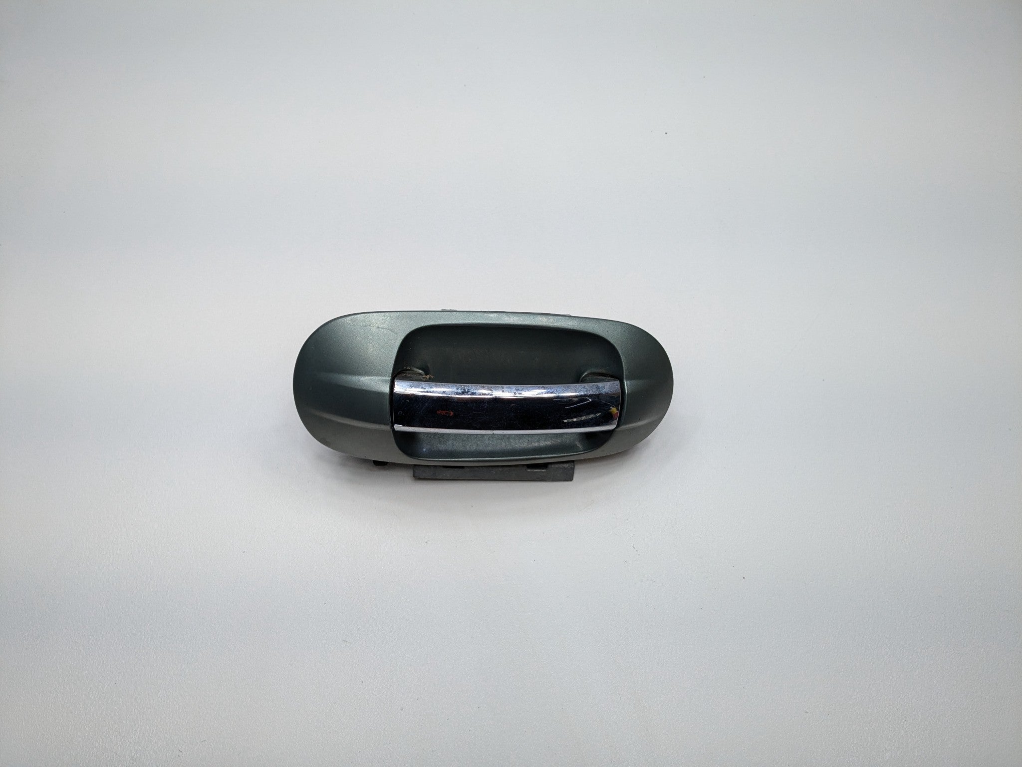 03 - 06 OEM LINCOLN NAVIGATOR REAR LEFT DRIVER SIDE EXTERIOR DOOR HANDLE