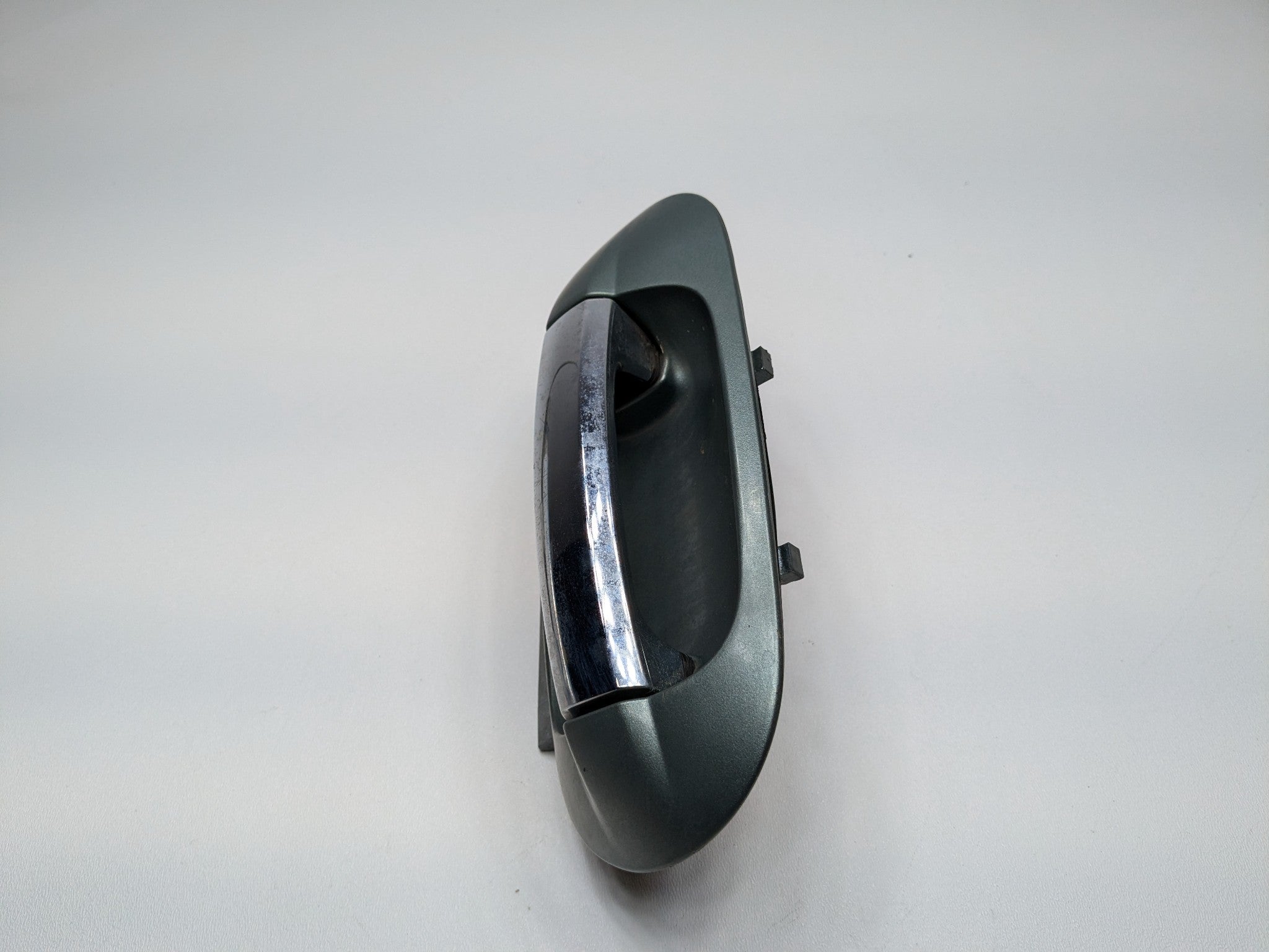 03 - 06 OEM LINCOLN NAVIGATOR REAR LEFT DRIVER SIDE EXTERIOR DOOR HANDLE
