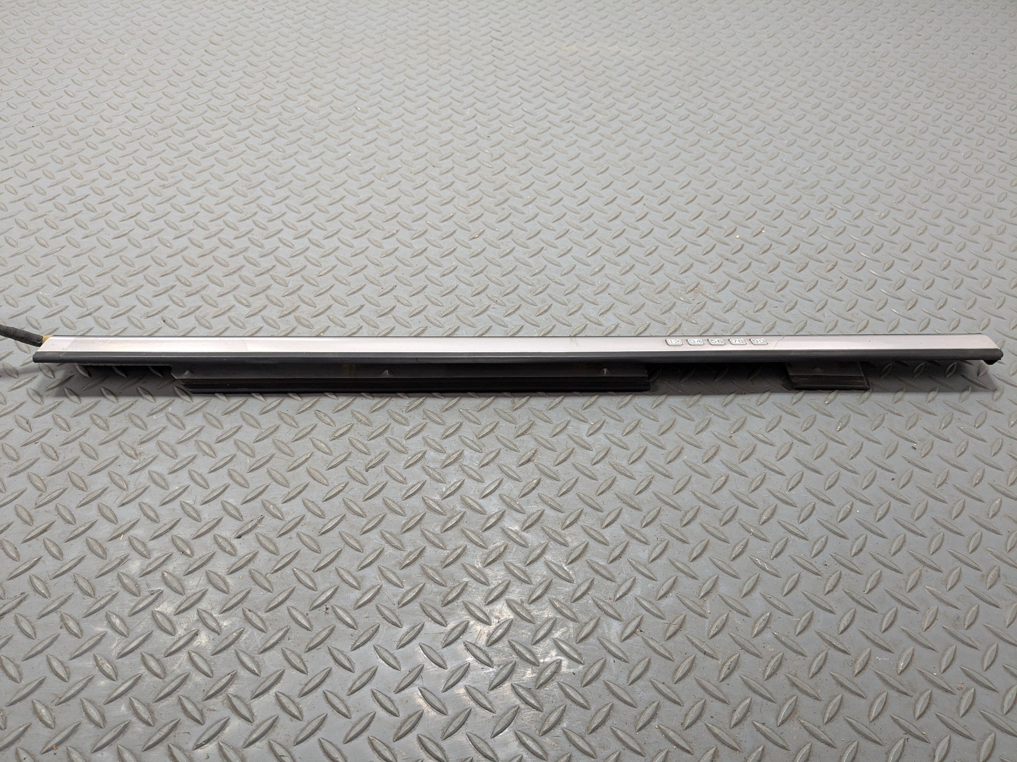 03 - 06 OEM LINCOLN NAVIGATOR FRONT LEFT DRIVER SIDE DOOR KEYLESS ENTRY PAD TRIM