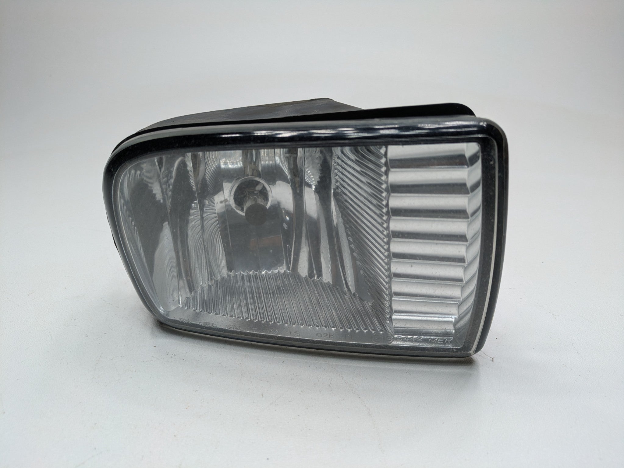 03 - 06 OEM LINCOLN NAVIGATOR FRONT RIGHT PASSENGER SIDE BUMPER MOUNT FOG LIGHT