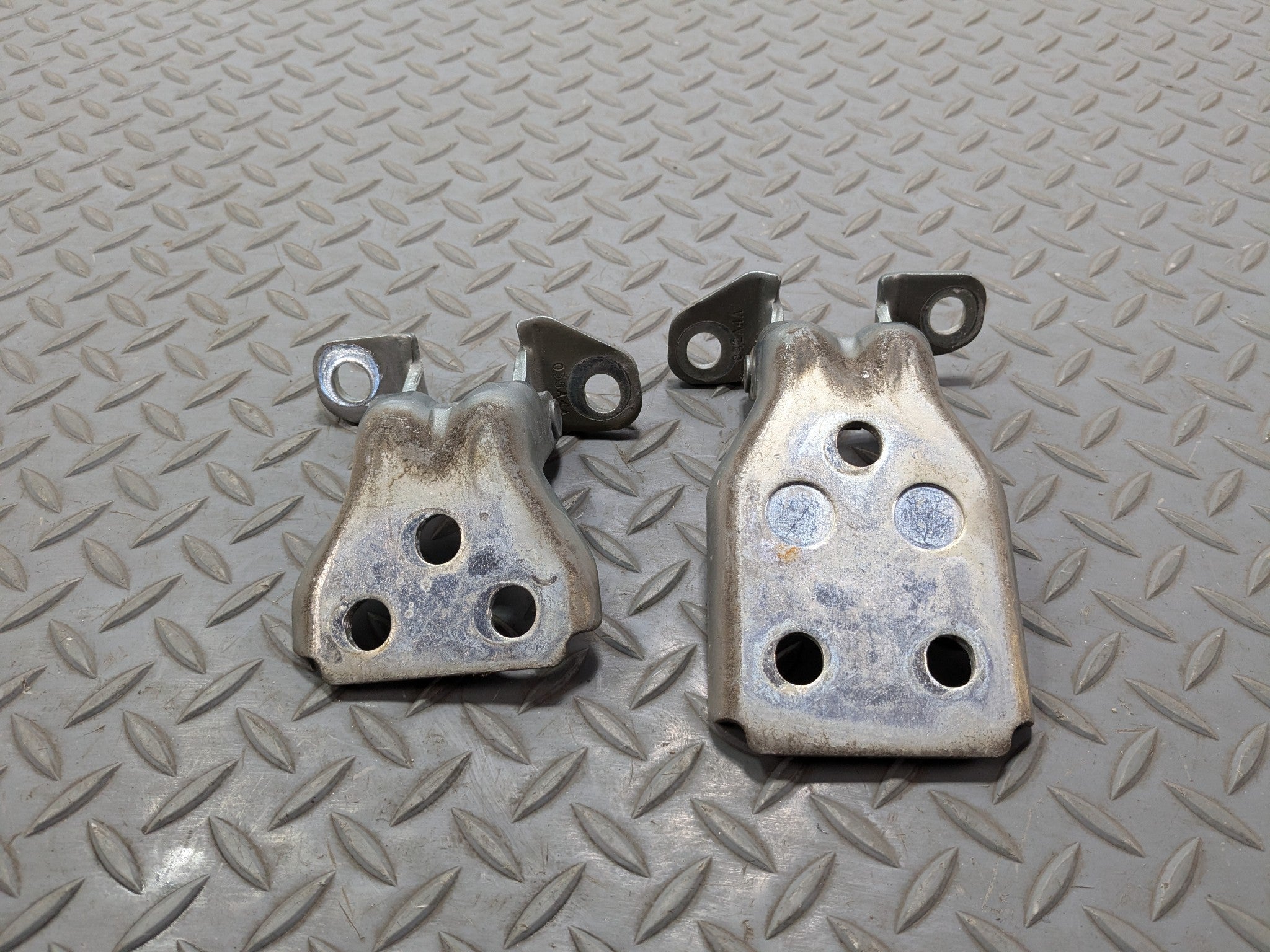 03 - 06 OEM LINCOLN NAVIGATOR FRONT RIGHT PASSENGER SIDE UPPER LOWER DOOR HINGES