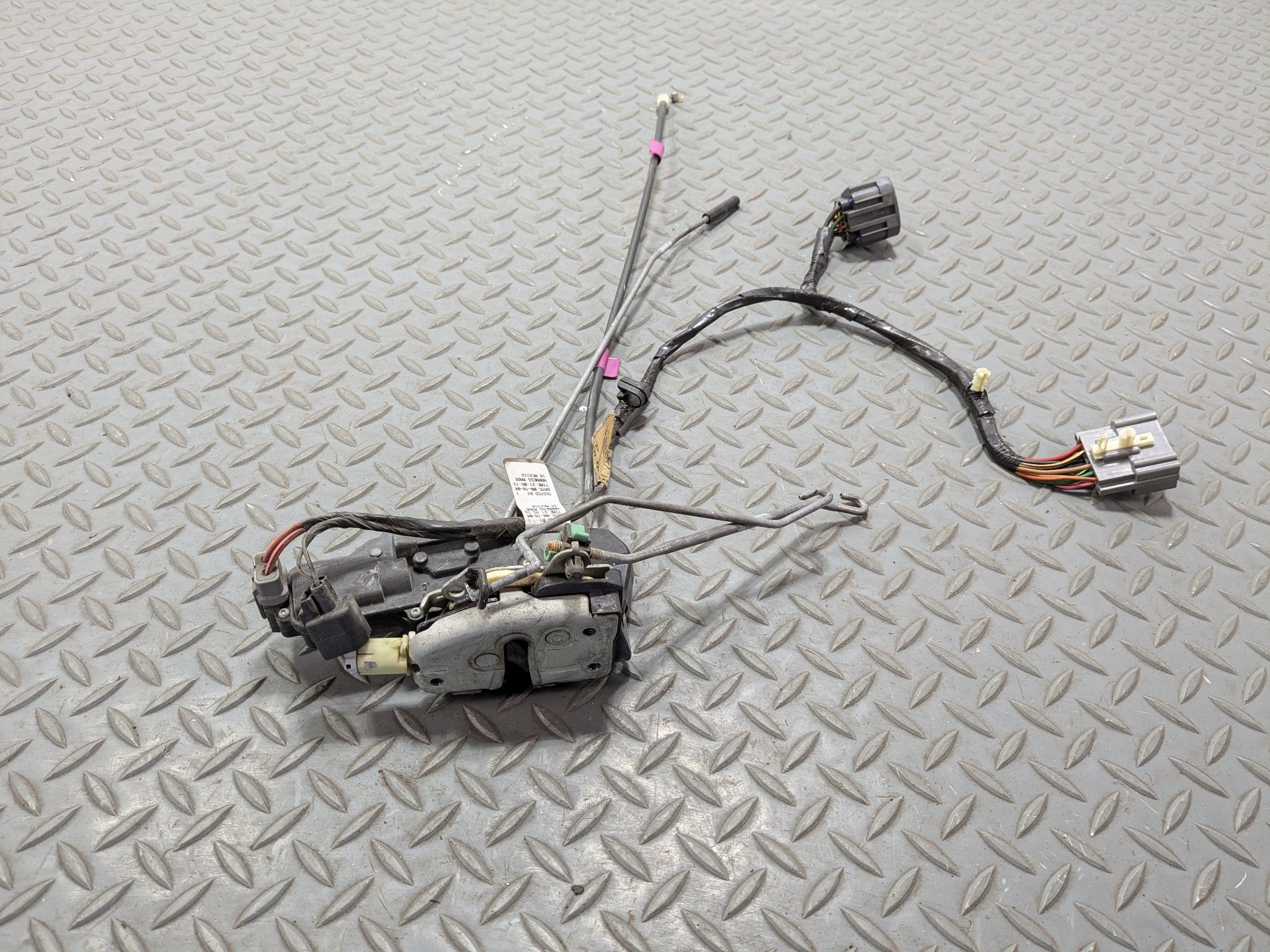 03 - 06 OEM LINCOLN NAVIGATOR FRONT LEFT DRIVER SIDE DOOR LOCK LATCH ACTUATOR