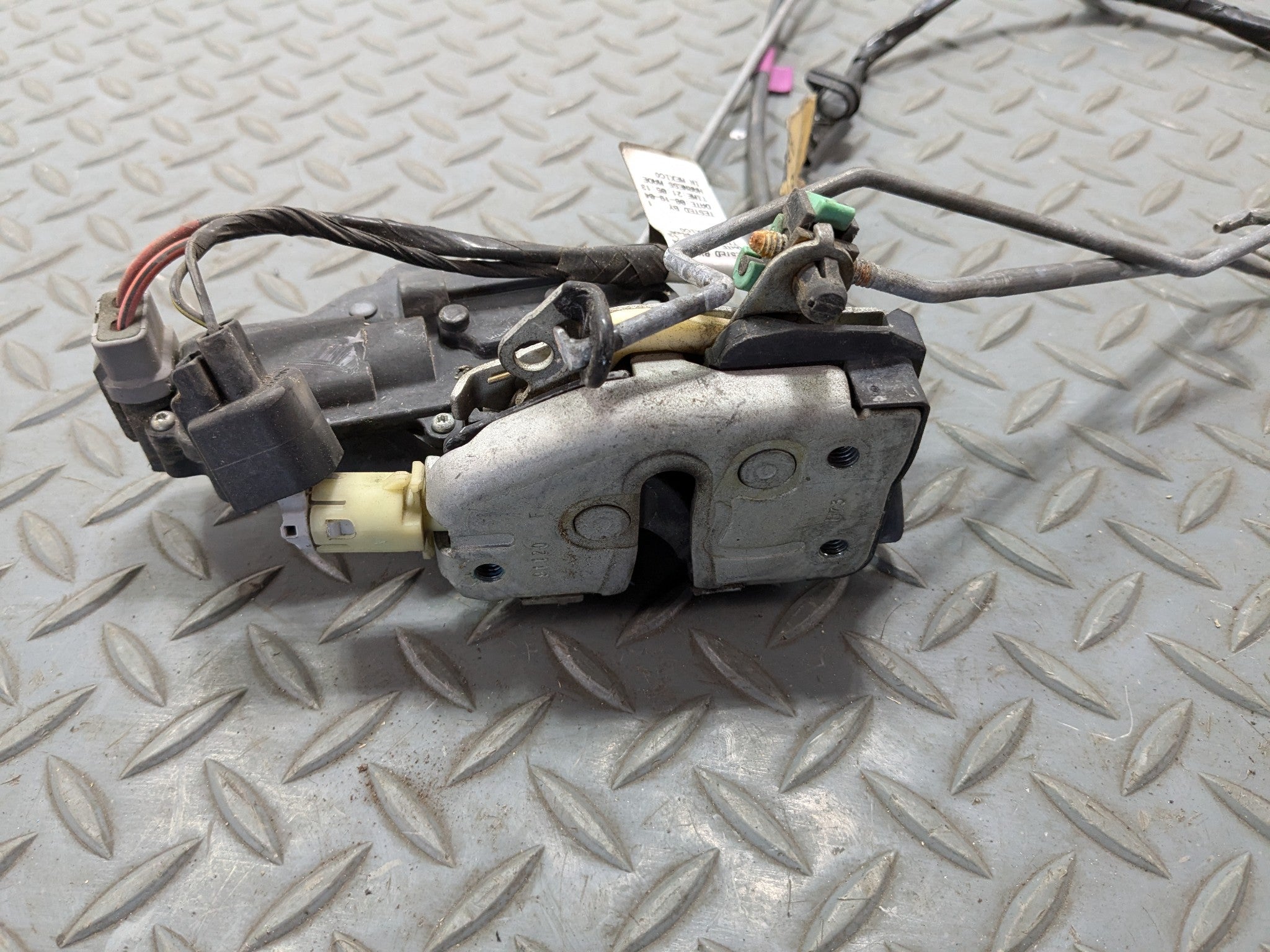 03 - 06 OEM LINCOLN NAVIGATOR FRONT LEFT DRIVER SIDE DOOR LOCK LATCH ACTUATOR