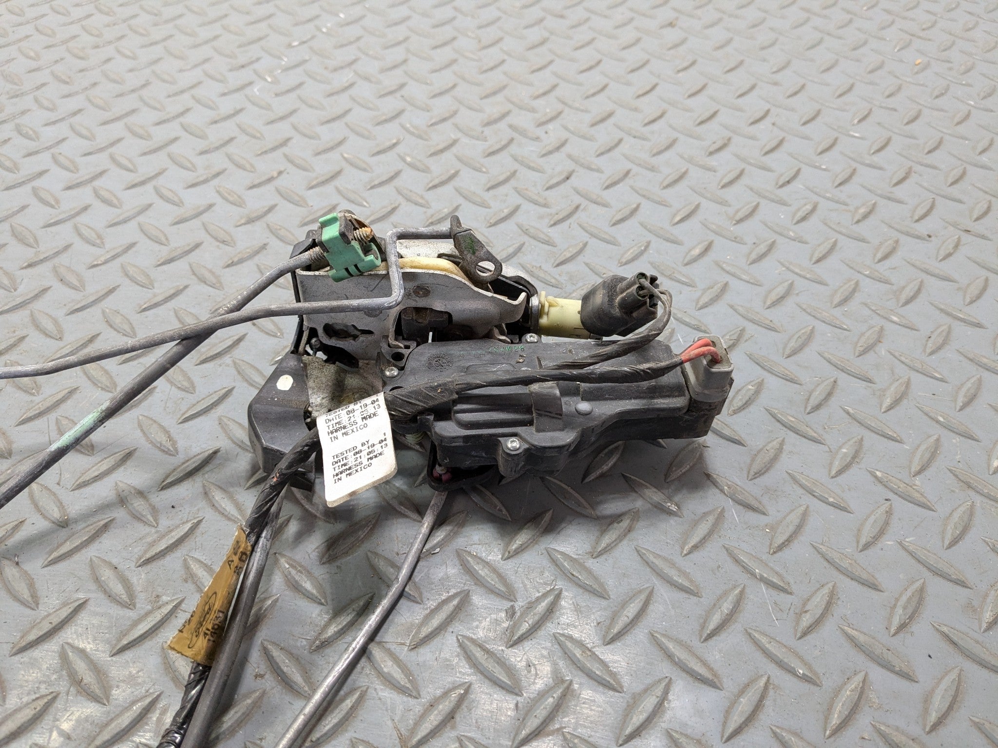 03 - 06 OEM LINCOLN NAVIGATOR FRONT LEFT DRIVER SIDE DOOR LOCK LATCH ACTUATOR