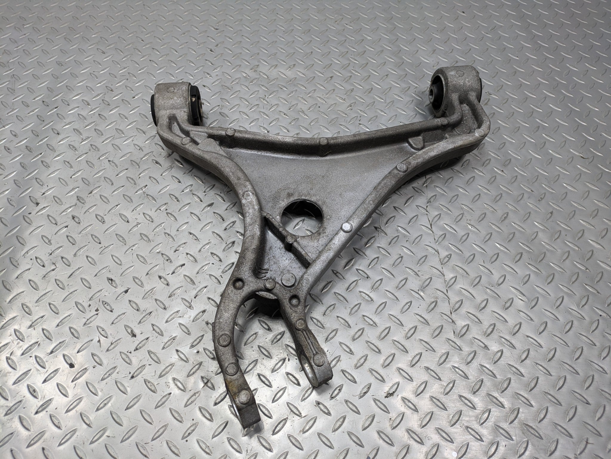 03 - 06 OEM LINCOLN NAVIGATOR REAR LEFT DRIVER SIDE SUSPENSION UPPER CONTROL ARM
