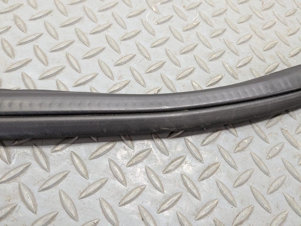03 - 06 OEM LINCOLN NAVIGATOR REAR LEFT SIDE DOOR SEAL WEATHER STRIPPING RUBBER