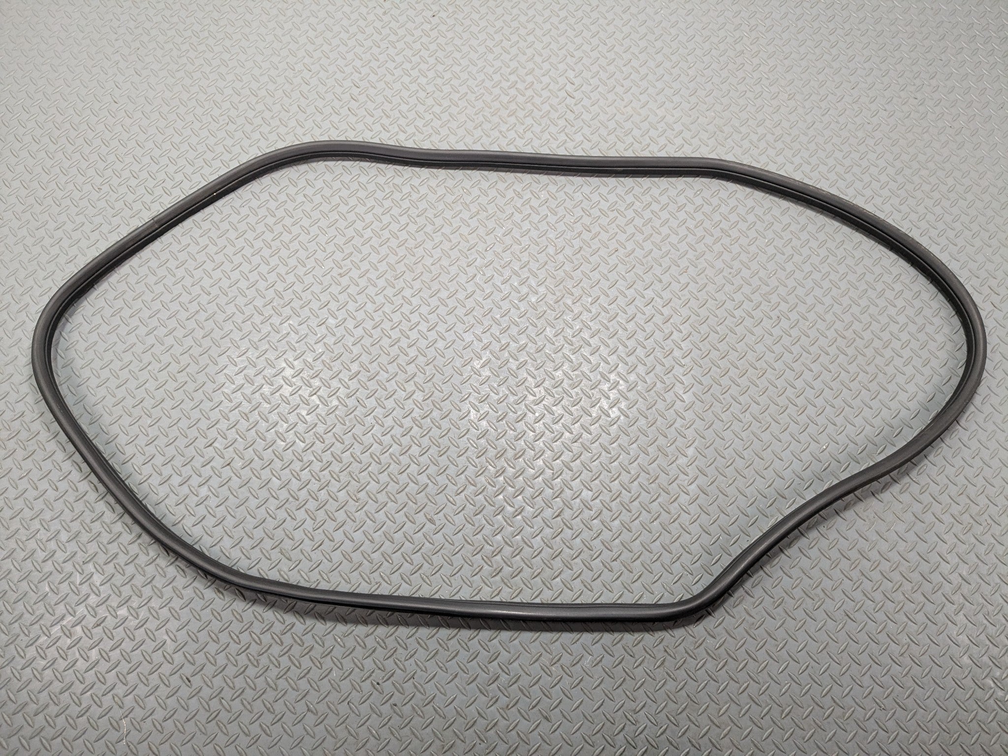 03 - 06 OEM LINCOLN NAVIGATOR REAR RIGHT SIDE DOOR SEAL WEATHER STRIPPING RUBBER