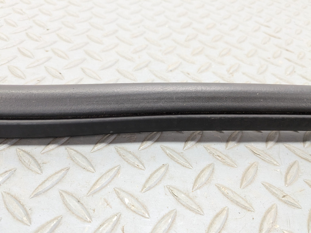 03 - 06 OEM LINCOLN NAVIGATOR REAR RIGHT SIDE DOOR SEAL WEATHER STRIPPING RUBBER