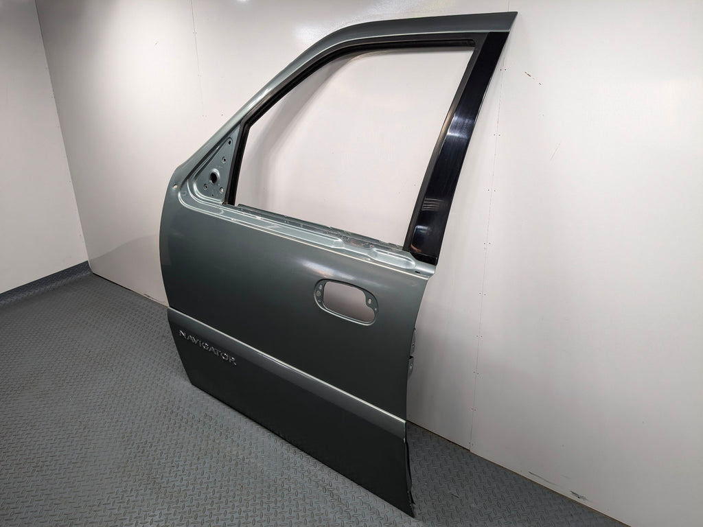 03 - 06 OEM LINCOLN NAVIGATOR FRONT LEFT DRIVER SIDE DOOR SHELL PANEL STROM DUST