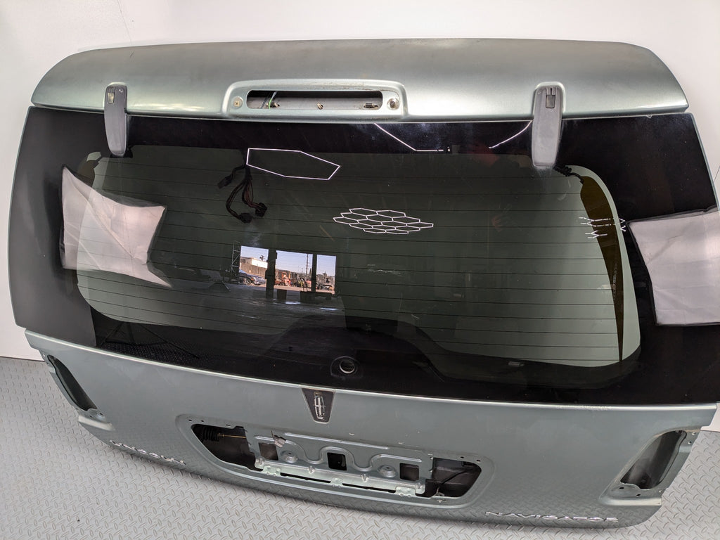 03 - 06 OEM LINCOLN NAVIGATOR TAILGATE LIFTGATE SHELL PANEL WITH GLASS ASSEMBLY