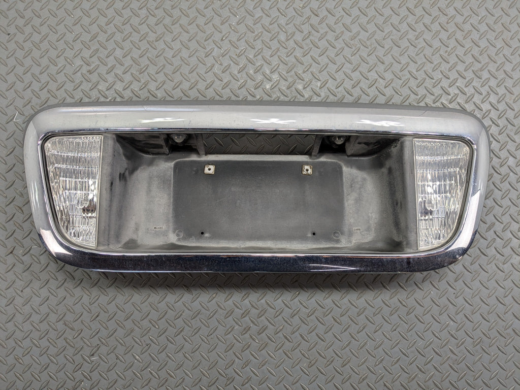 03 - 06 OEM LINCOLN NAVIGATOR REAR TRUNK LID LICENSE PLATE TAILLIGHT ASSEMBLY