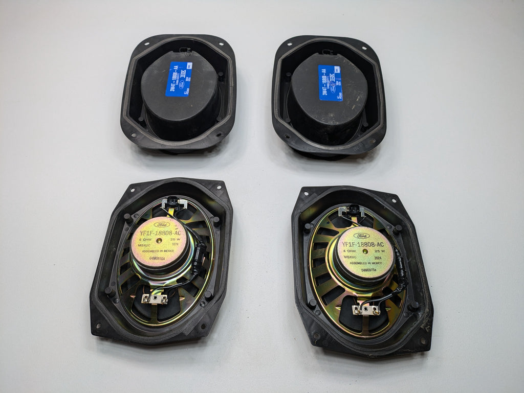 03 - 06 OEM LINCOLN NAVIGATOR FRONT AND REAR SIDE DOOR AUDIO SYSTEM SPEAKER SET