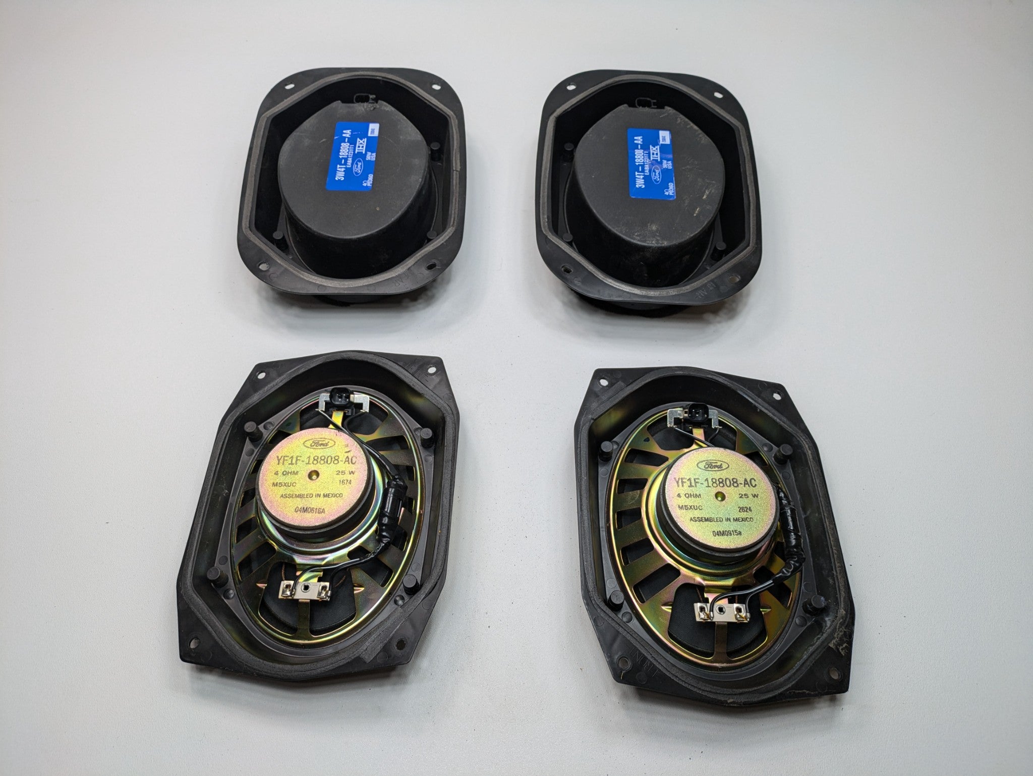03 - 06 OEM LINCOLN NAVIGATOR FRONT AND REAR SIDE DOOR AUDIO SYSTEM SPEAKER SET
