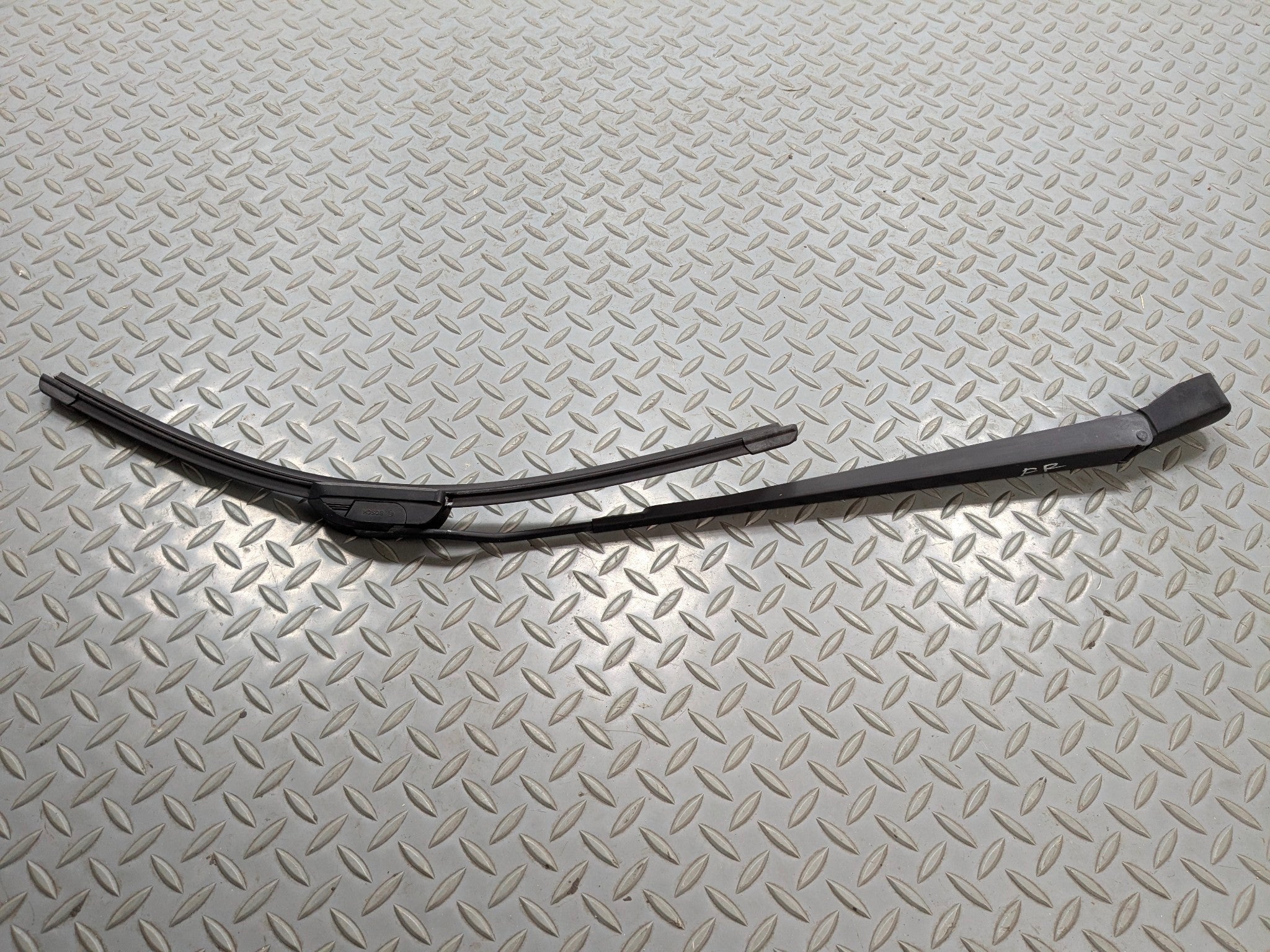03 - 06 OEM LINCOLN NAVIGATOR FRONT RIGHT SIDE WINDSHIELD WIPER ARM WITH BLADE