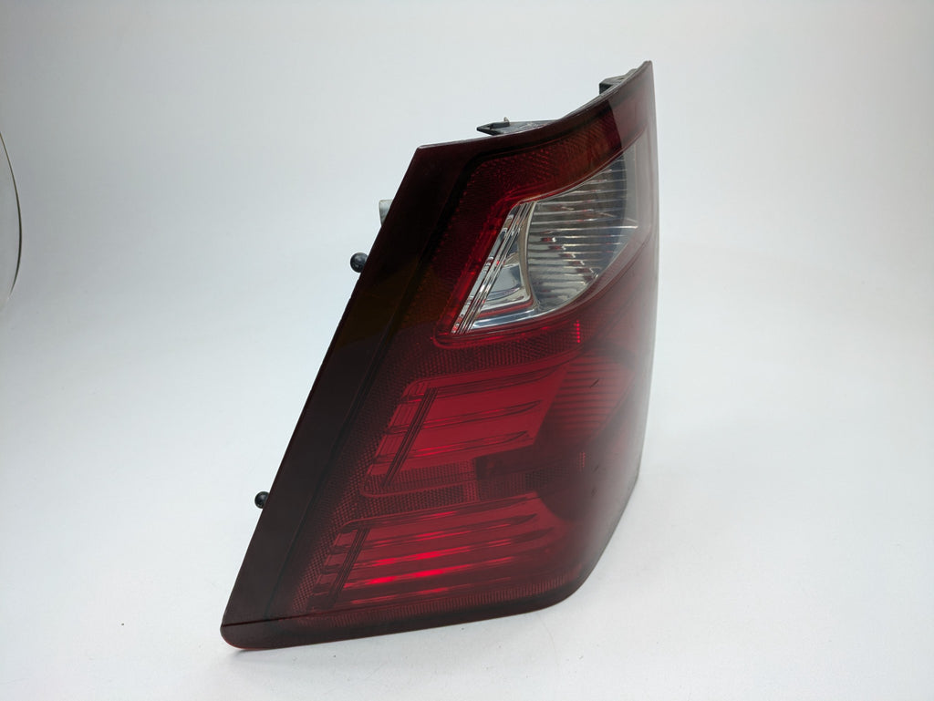 05 - 07 OEM JEEP GRAND CHEROKEE REAR RIGHT PASSENGER SIDE TAIL LIGHT ASSEMBLY
