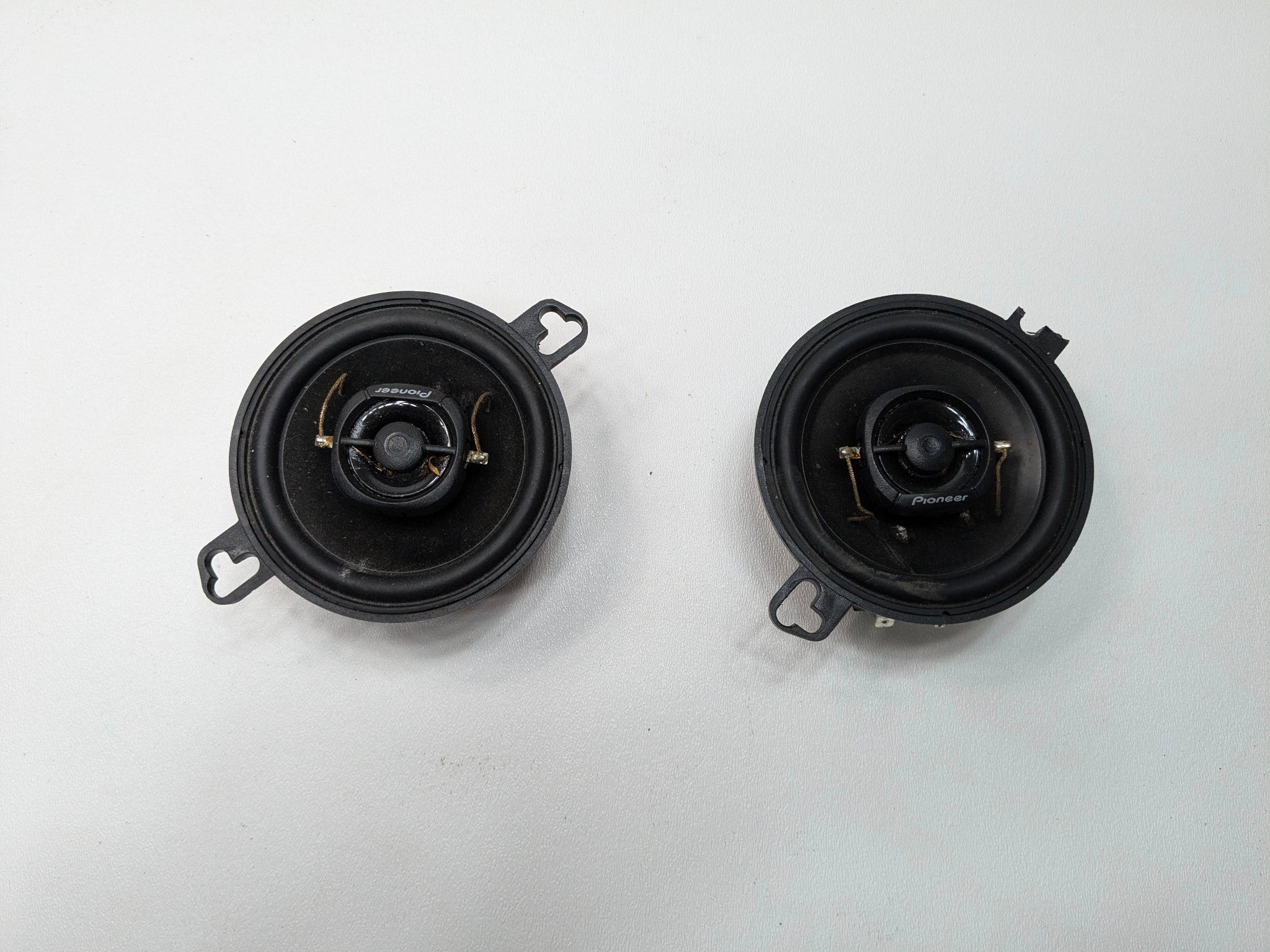 2005 - 2007 OEM JEEP GRAND CHEROKEE INTERIOR AUDIO SOUND SYSTEM SPEAKER SET OF 2