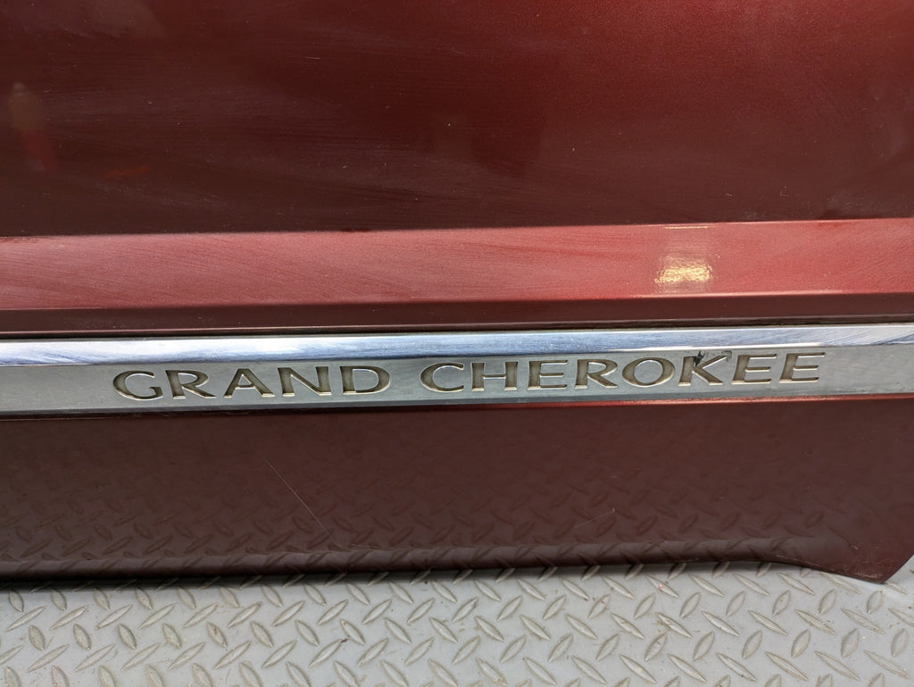 05 - 07 OEM JEEP GRAND CHEROKEE FRONT RIGHT SIDE DOOR SHELL PANEL CALIENTE RED