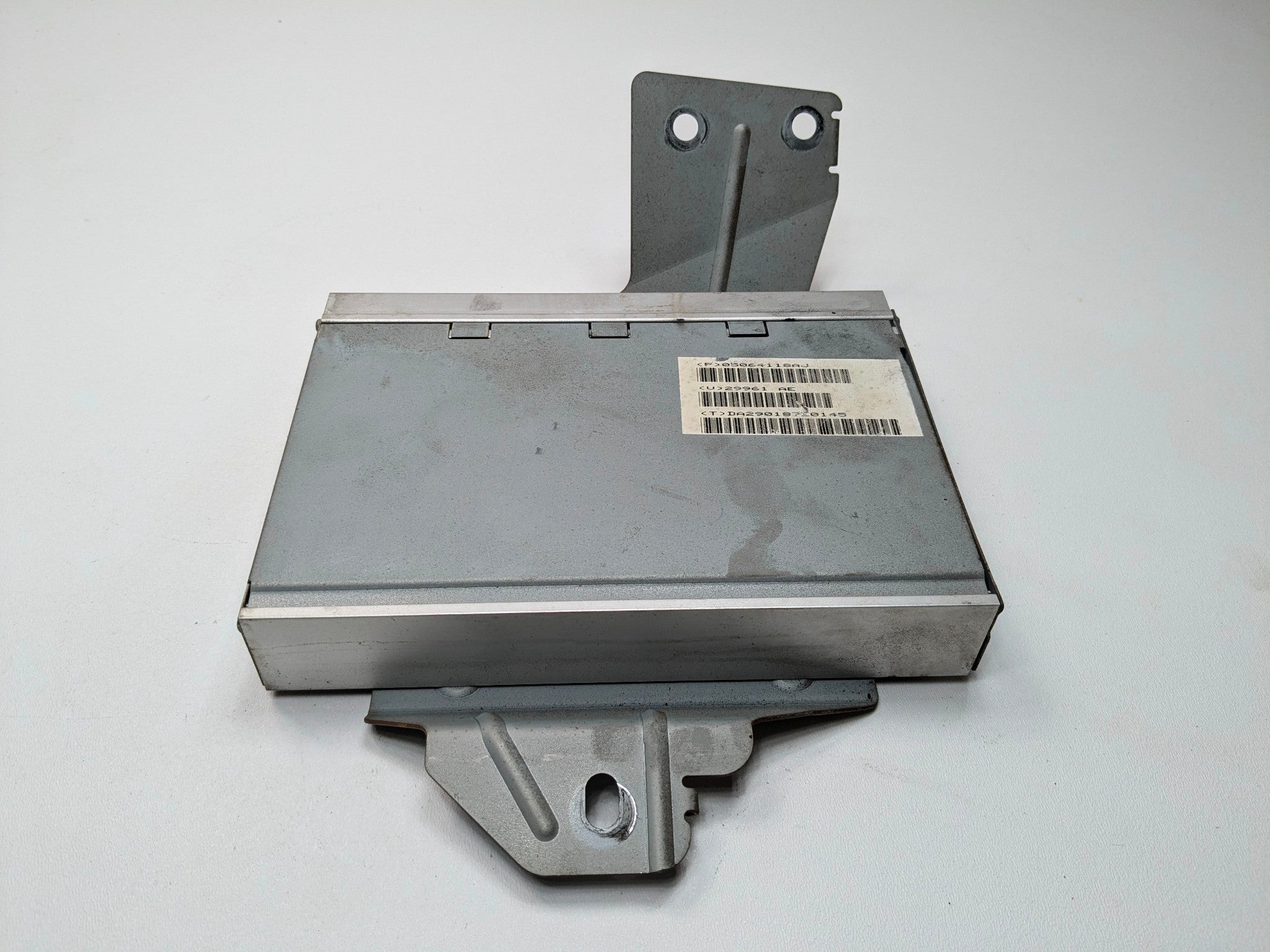 2005 - 2007 OEM JEEP GRAND CHEROKEE AUDIO RADIO AMPLIFIER CONTROL UNIT