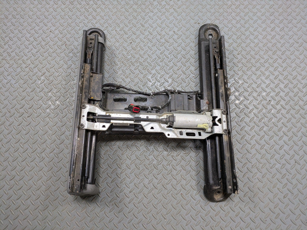 05 - 07 OEM JEEP GRAND CHEROKEE FRONT RIGHT PASSENGER SIDE SEAT TRACK WITH MOTOR