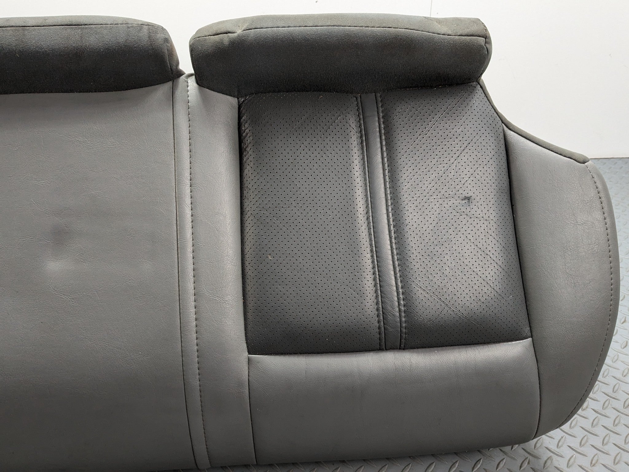 05 - 07 OEM JEEP GRAND CHEROKEE REAR LOWER SEAT CUSHION LEATHER BATTLESHIP GRAY