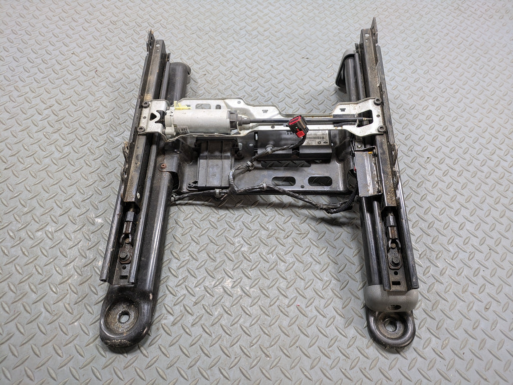 05 - 07 OEM JEEP GRAND CHEROKEE FRONT RIGHT PASSENGER SIDE SEAT TRACK WITH MOTOR