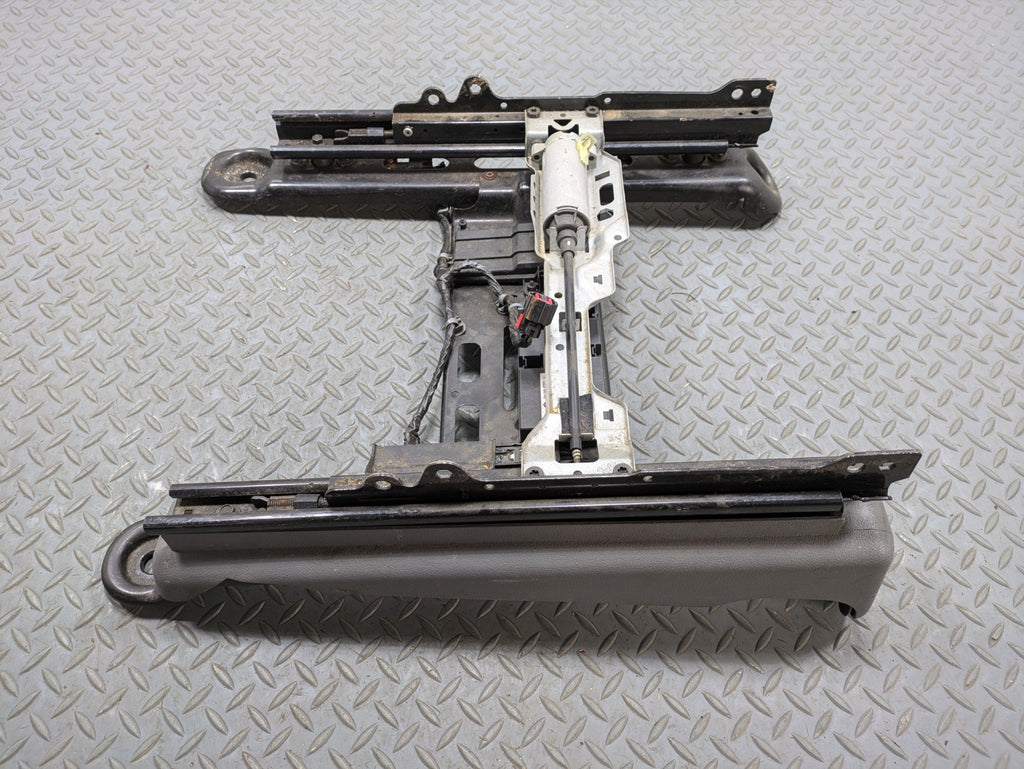 05 - 07 OEM JEEP GRAND CHEROKEE FRONT RIGHT PASSENGER SIDE SEAT TRACK WITH MOTOR